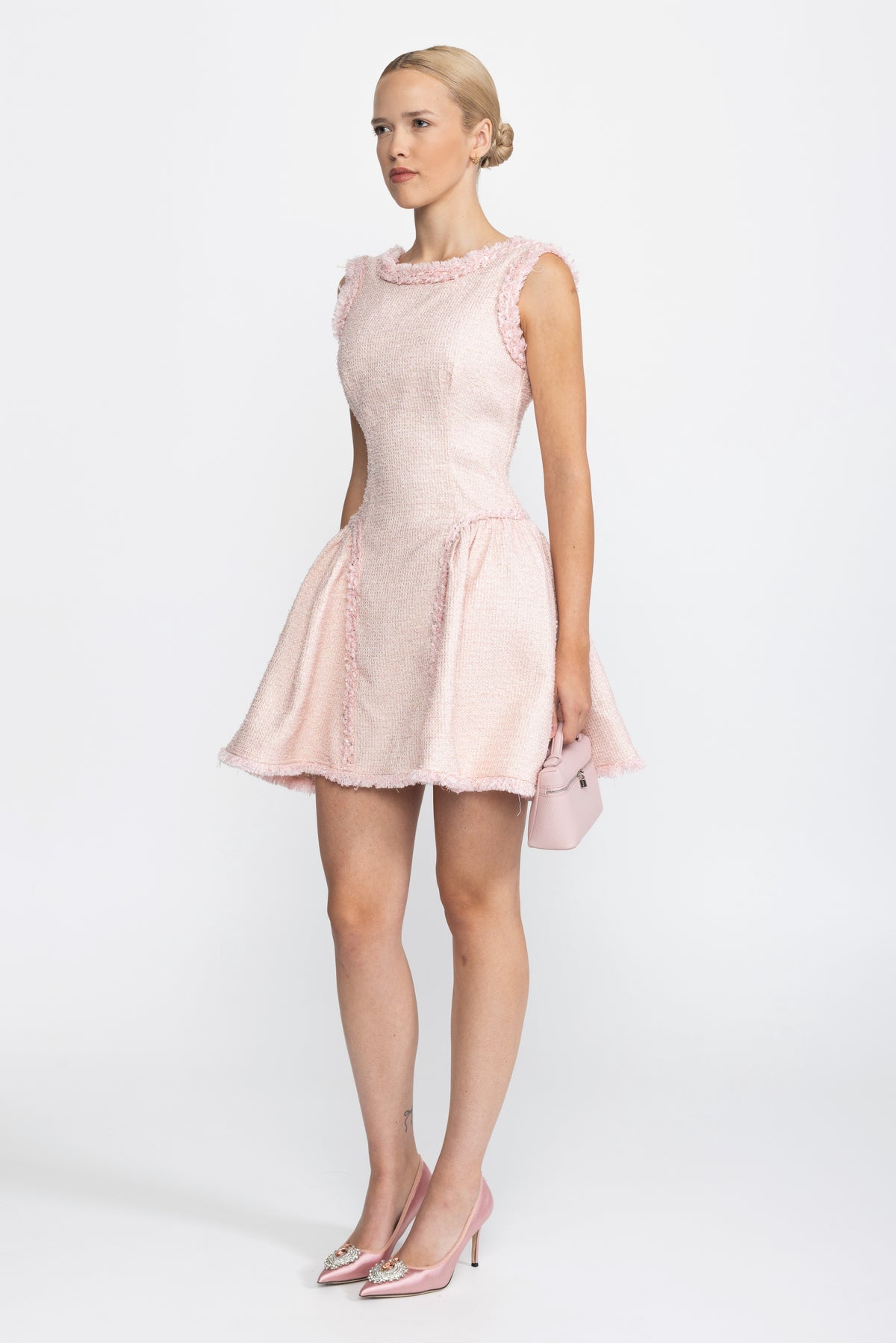 Mini abito strutturato in tweed con finiture sfrangiate - Rosa 