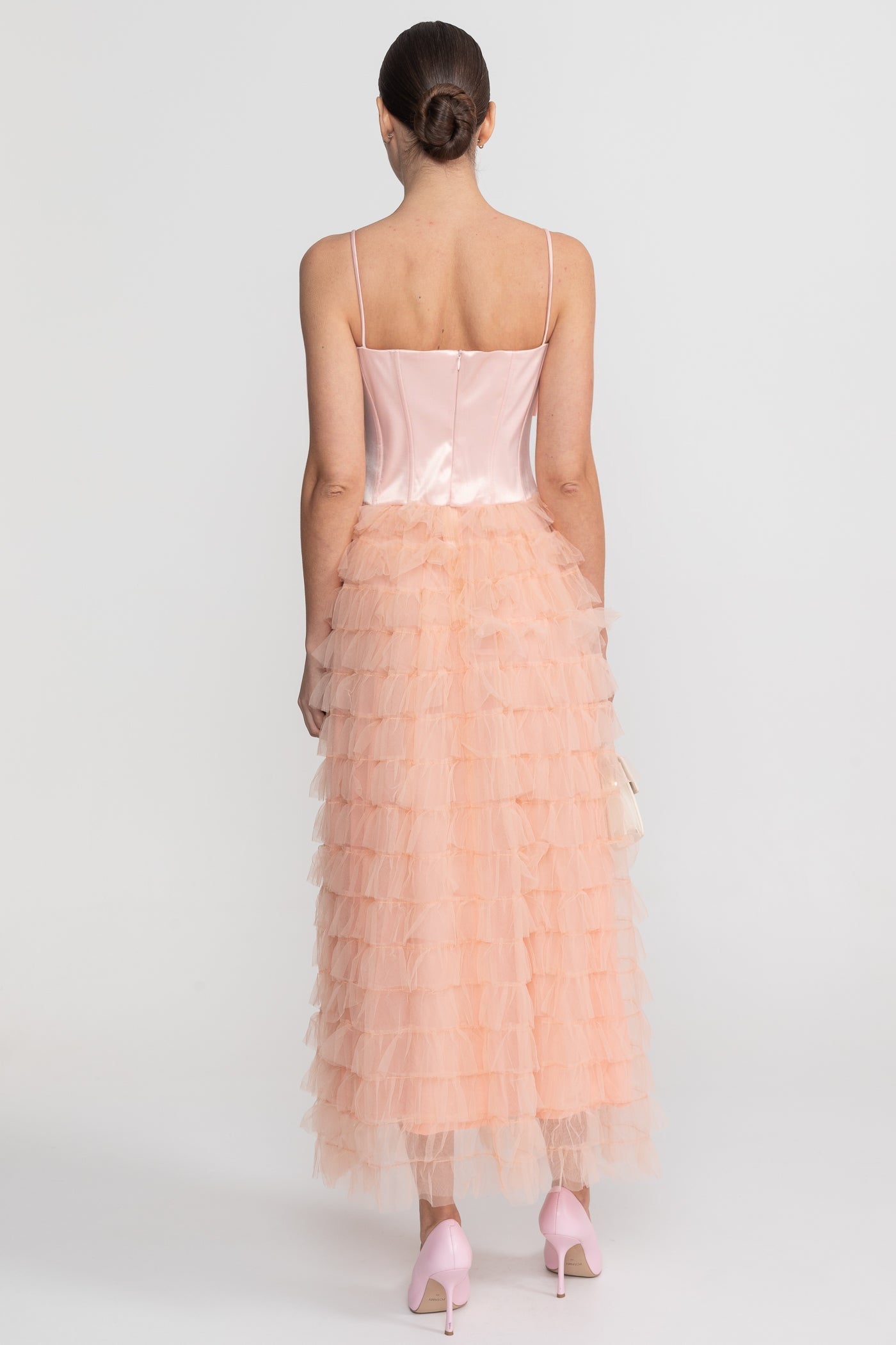 Abito lungo maxi con spalline a fiocco in raso e gonna a balze in tulle - Rosa cipria 