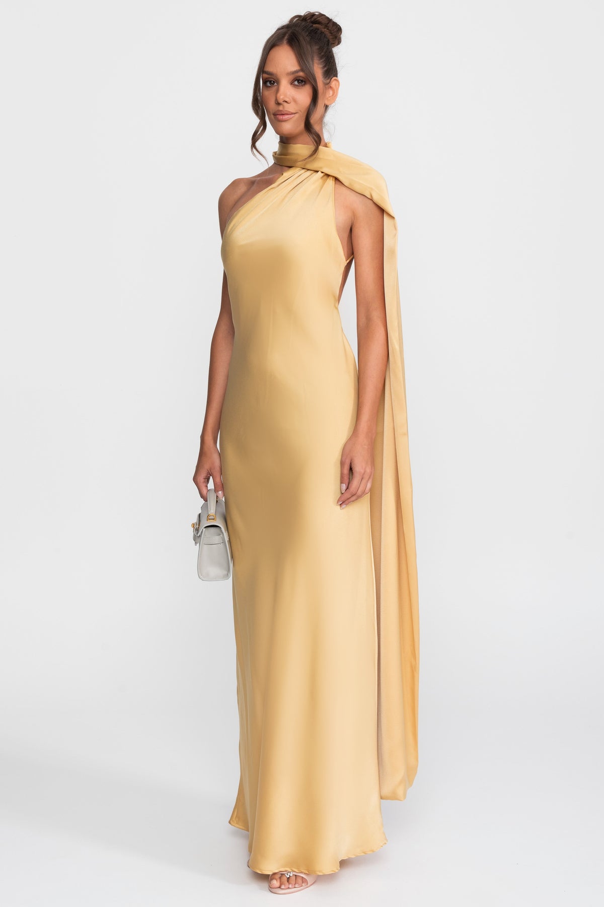 Abito Slip in Raso con Collo Halter Twist e Scollo Asimmetrico - Giallo 