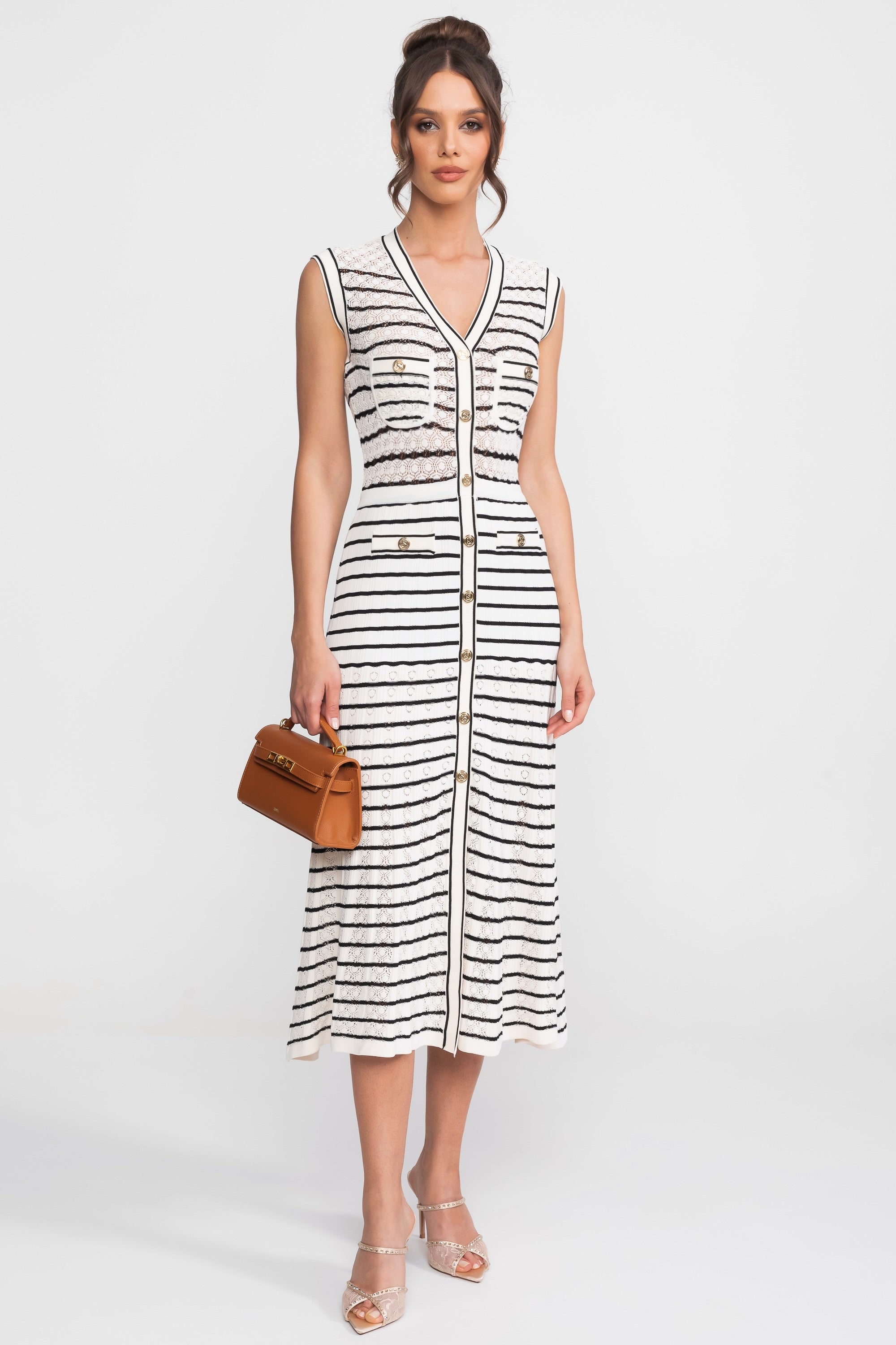 Abito Midi in Maglia Senza Maniche a Righe con Scollo a V e Bottoni Dorati - Bianco/Nero 