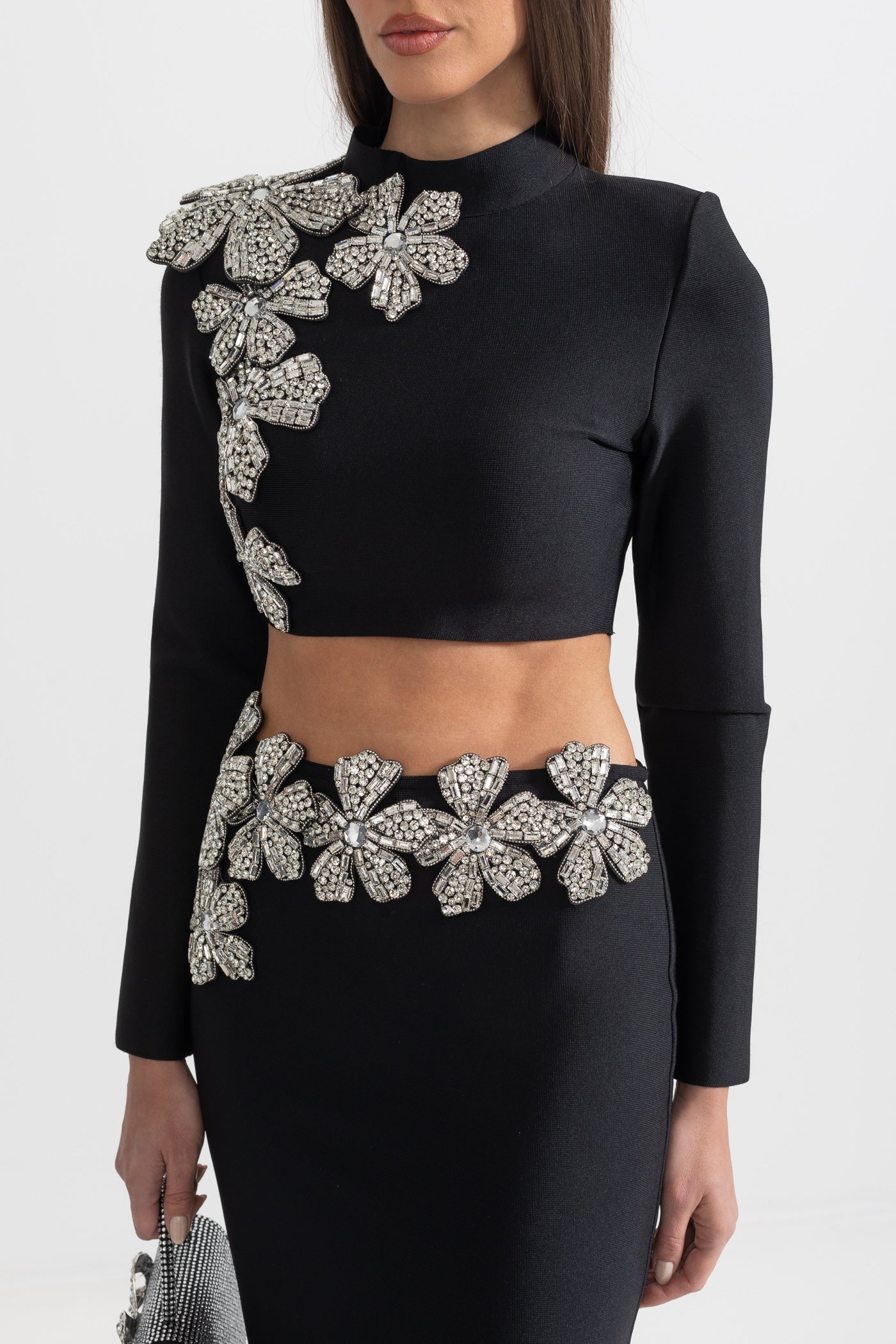 Completo in 2 Pezzi con Accento Fiore di Diamante, Top a Maniche Lunghe e Gonna Maxi - Nero 