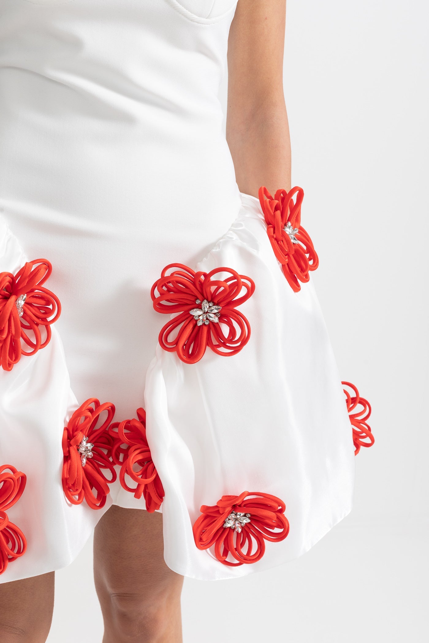 Abito mini elegante con decorazioni floreali 3D argento - Bianco 