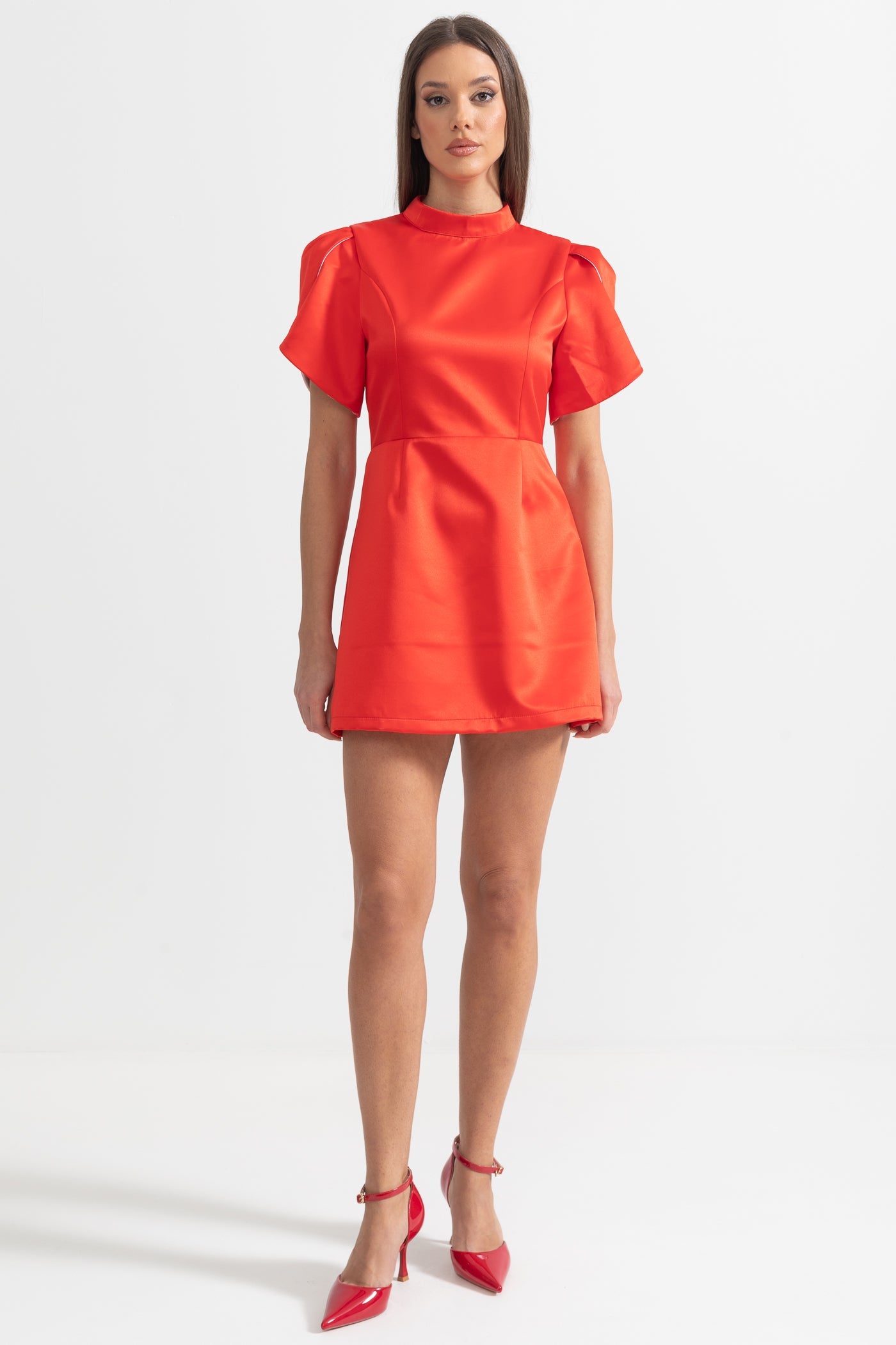 Elegante mini abito con apertura sulla schiena e fiocco - Rosso 