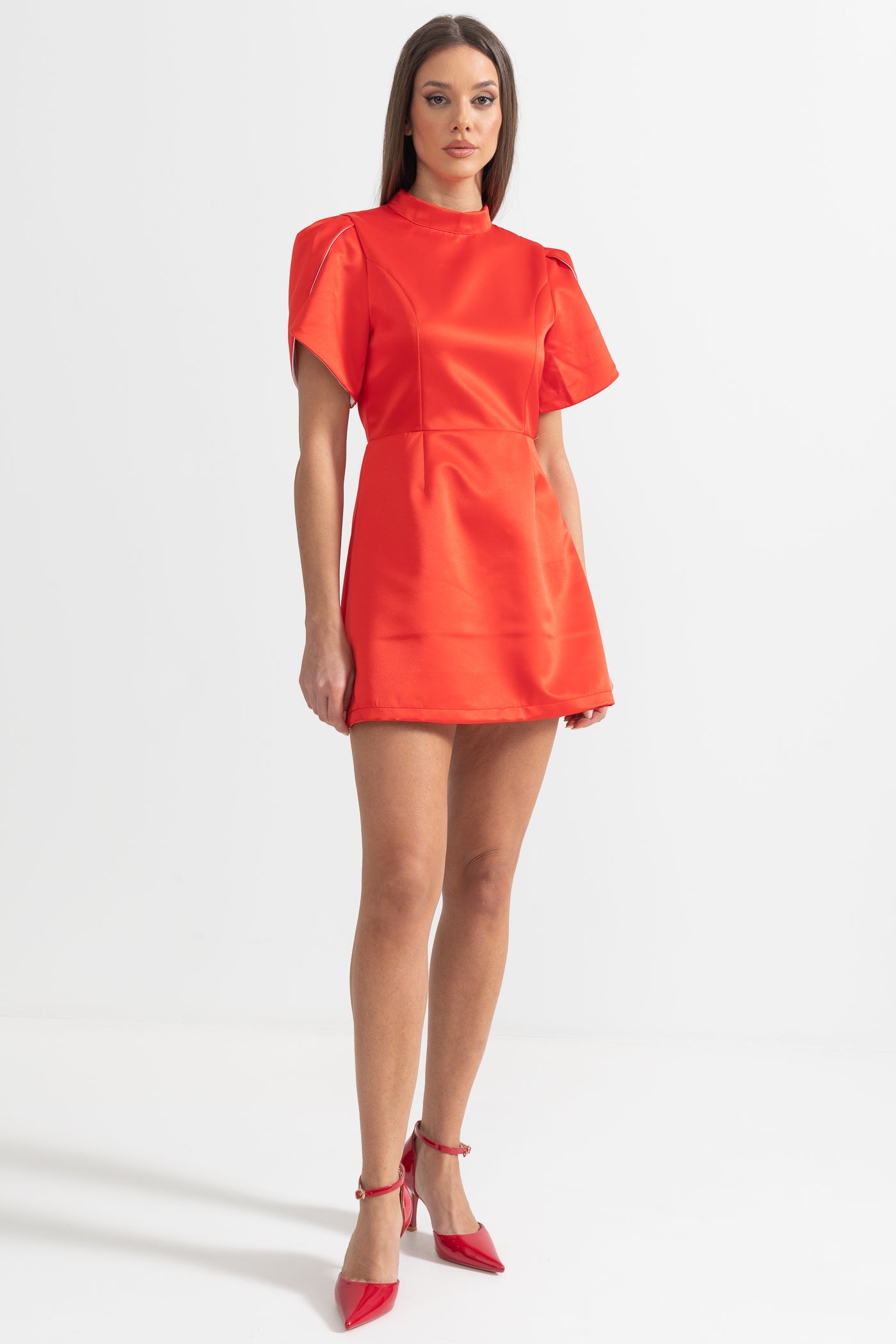 Elegante mini abito con apertura sulla schiena e fiocco - Rosso 