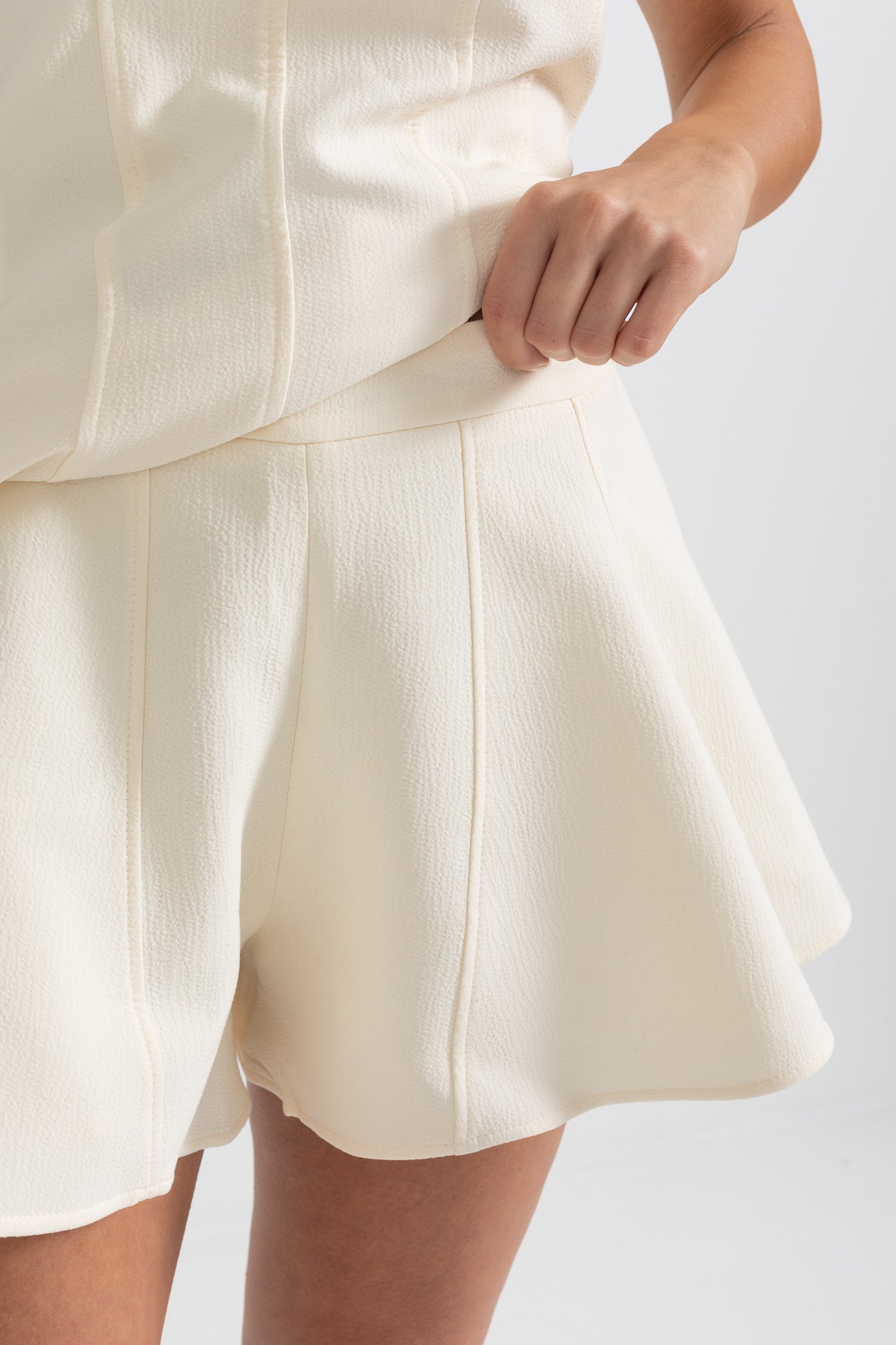 Elegante abito 3 pezzi con colletto e gonna plissettati e staccabili - Ivoire 