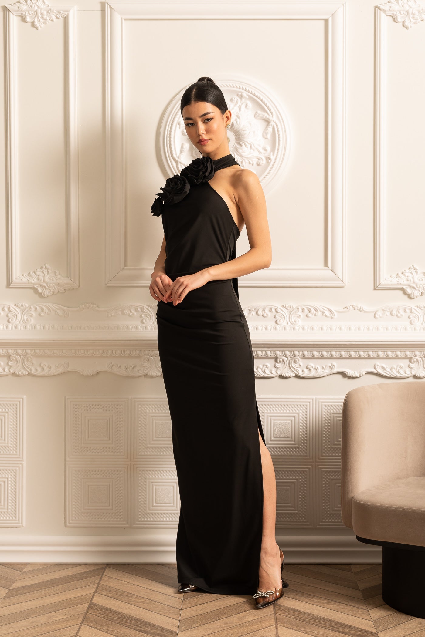 Fitted Dress With 3D Neckline Roses And Side Slit - Black