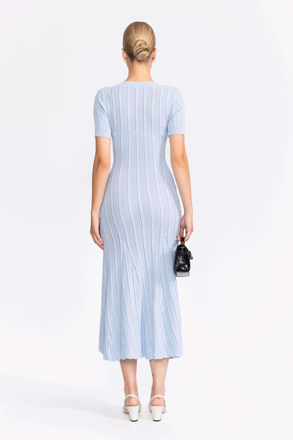 Abito midi in maglia a trecce con bottoni gioiello - azzurro chiaro 