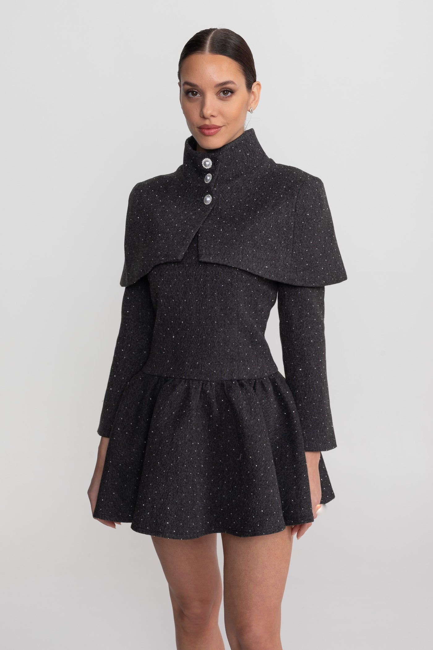 Abito Mini a Maniche Lunghe con Sovrapposizione Mantella Staccabile - Carbone 