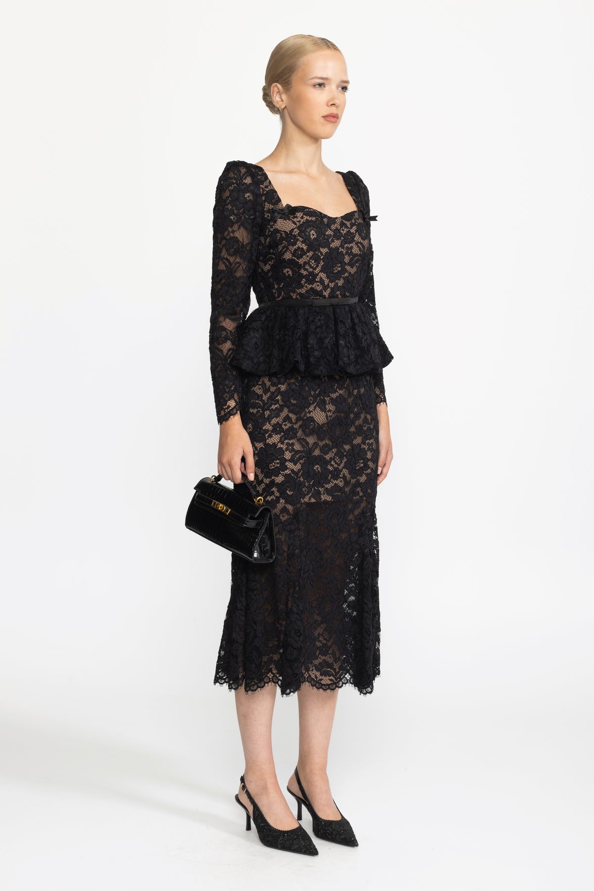 Abito midi peplum con scollo a cuore in pizzo e maniche a sbuffo - Nero 