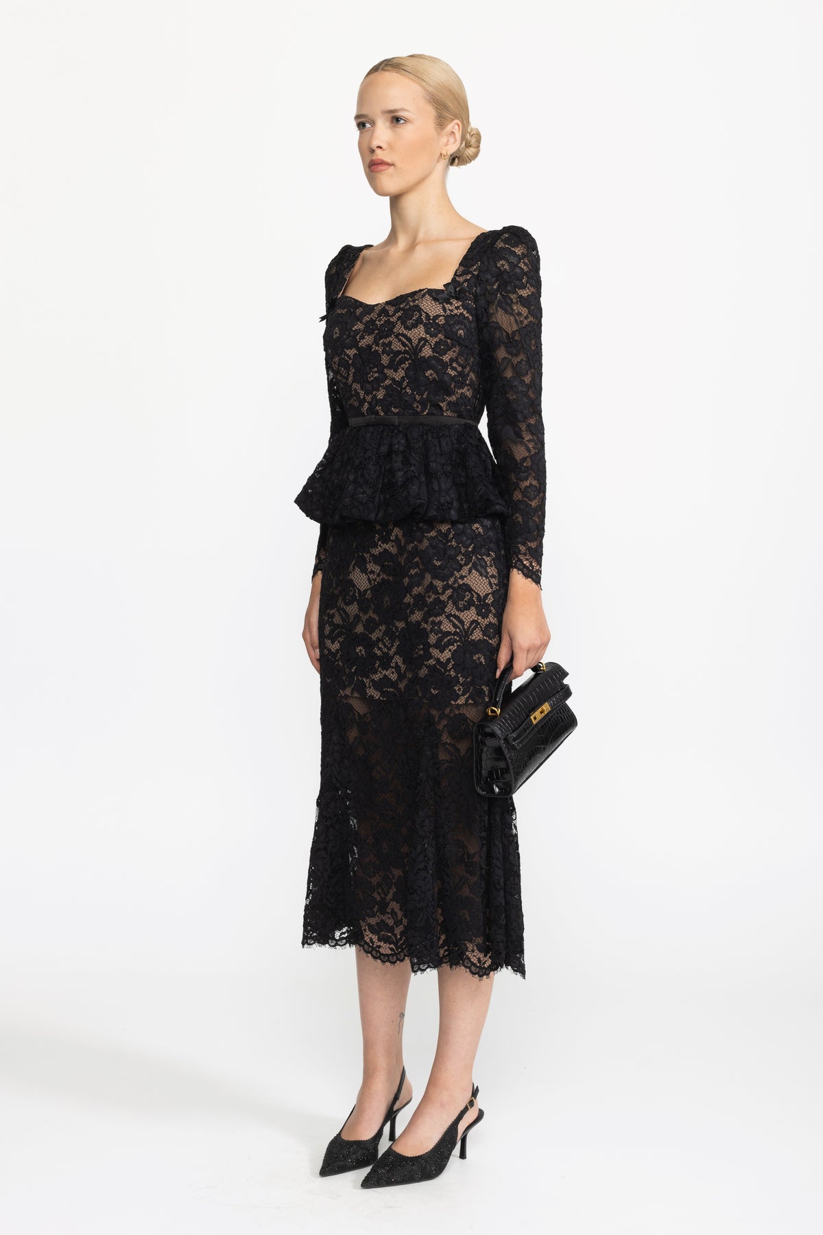 Abito midi peplum con scollo a cuore in pizzo e maniche a sbuffo - Nero 