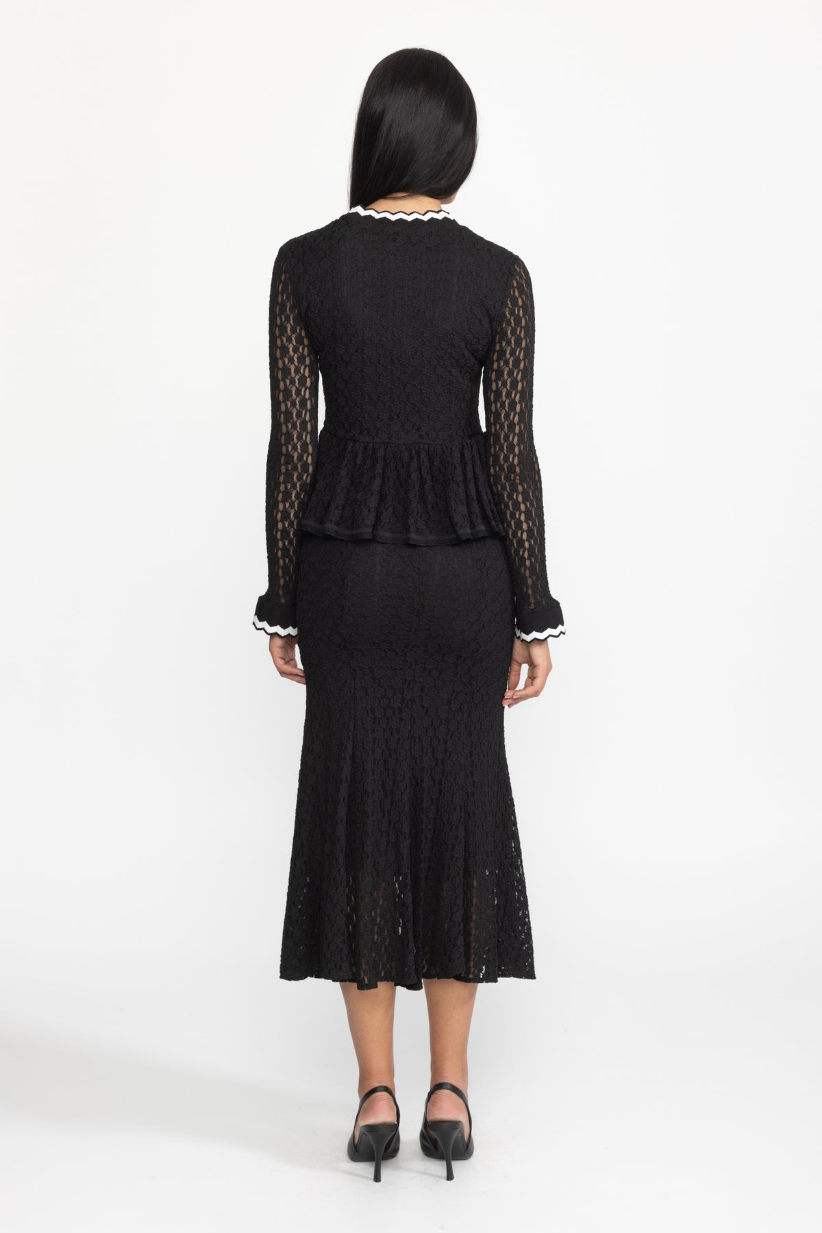 Abito midi in maglia crochet con peplo e finiture ric-rac - Nero 
