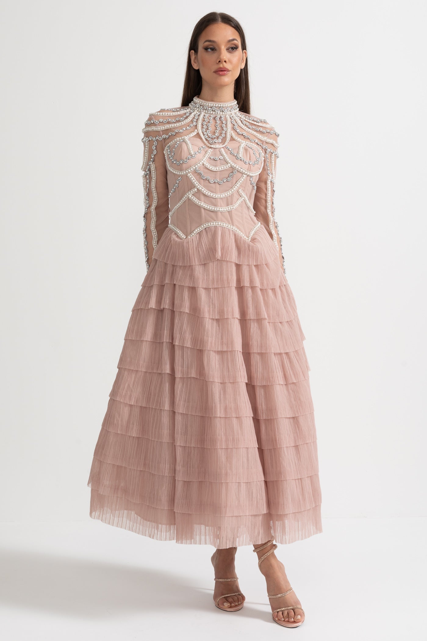 Elegante abito a maniche lunghe con gonna a balze sovrapposte e dettagli scintillanti e intricati - Rosa 