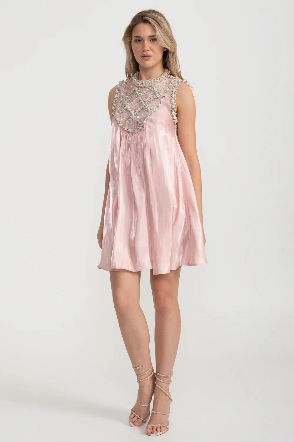 Elegante abito svasato senza maniche con raffinate decorazioni di perle e cristalli - Rosa 