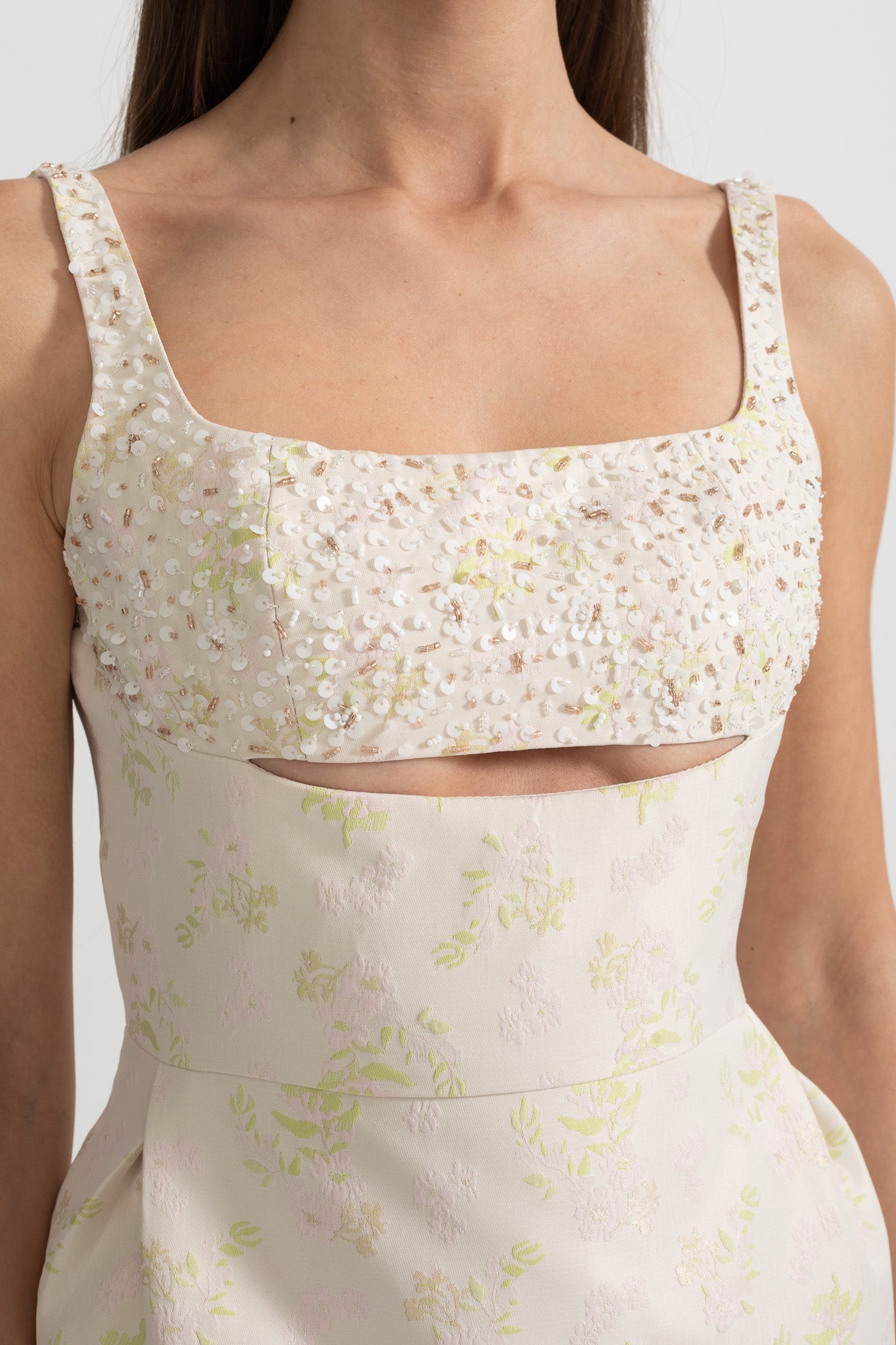 Abito midi senza maniche con scollo quadrato, delicato motivo floreale e apertura frontale - Avorio 