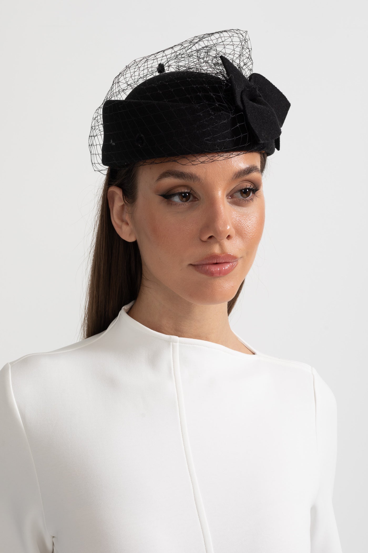 Cappello elegante con delicata rete e applicazione decorativa a fiocco - Nero 