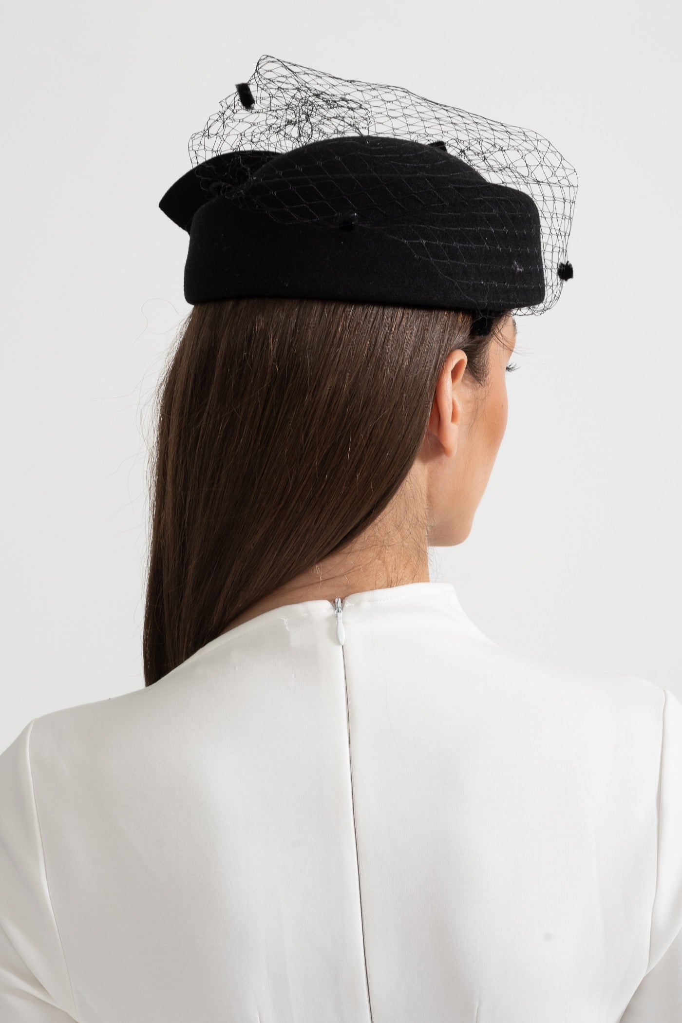 Cappello elegante con delicata rete e applicazione decorativa a fiocco - Nero 