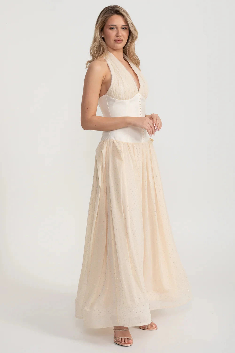 Elegant Gown With Fitted Corset-Style Bodice And Flowing Maxi Skirt - Ivoire