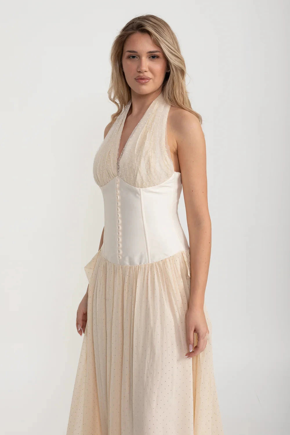 Elegant Gown With Fitted Corset-Style Bodice And Flowing Maxi Skirt - Ivoire