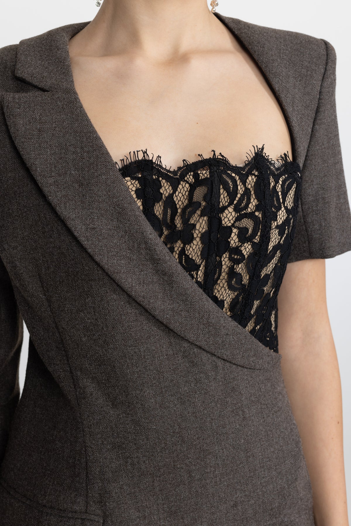 Abito maxi blazer asimmetrico con bustier in pizzo - antracite 