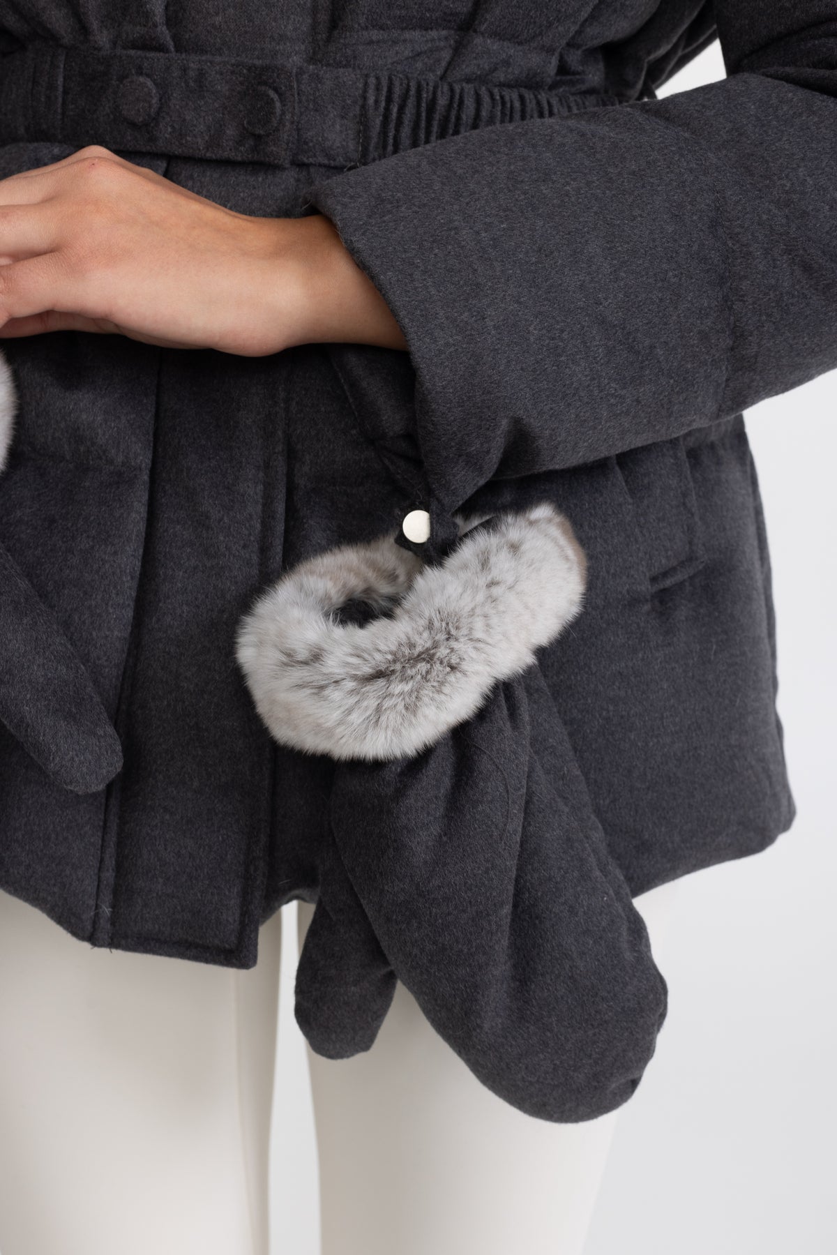 Piumino in cotone e seta con collo in pelliccia di rex rabbit - Antracite 