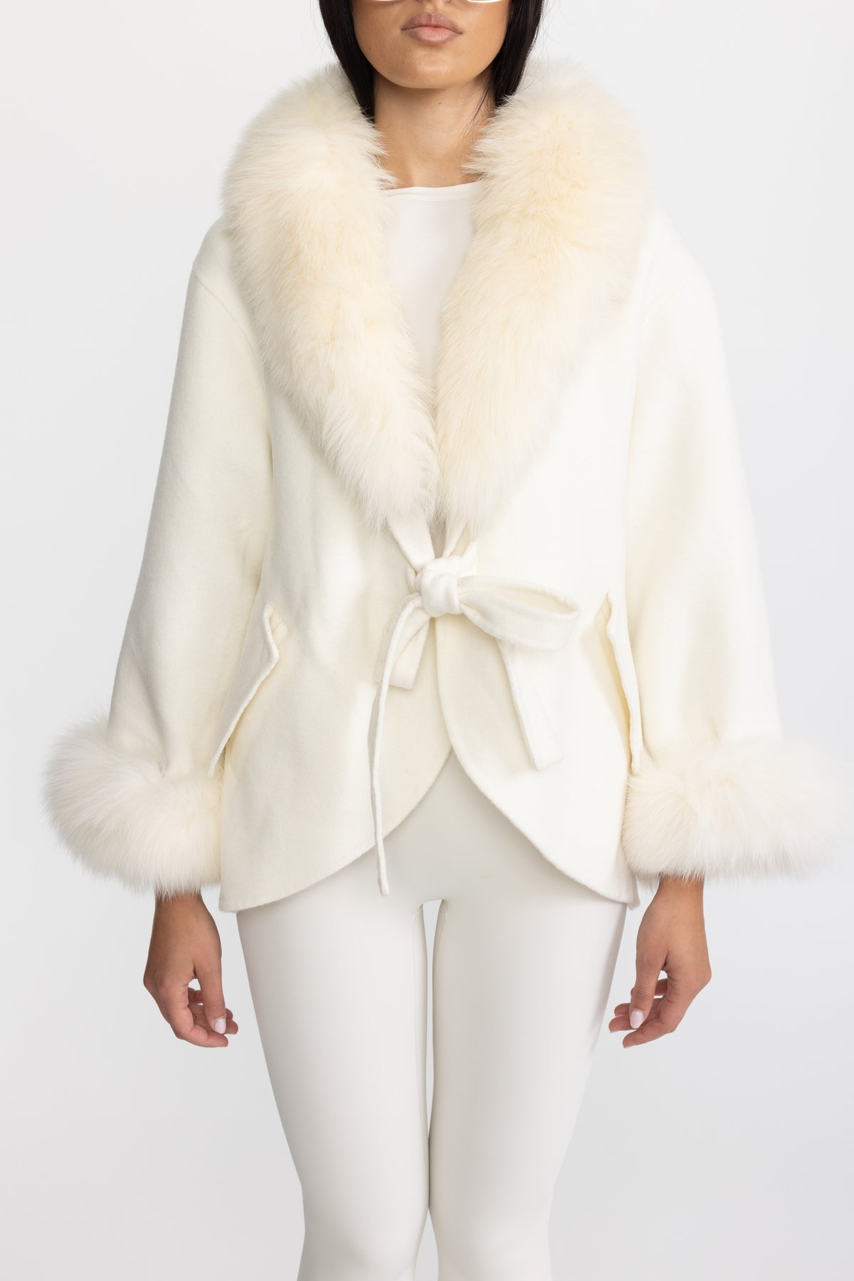 Cashmere Coat With Oversized Fox Fur Collar - Off White