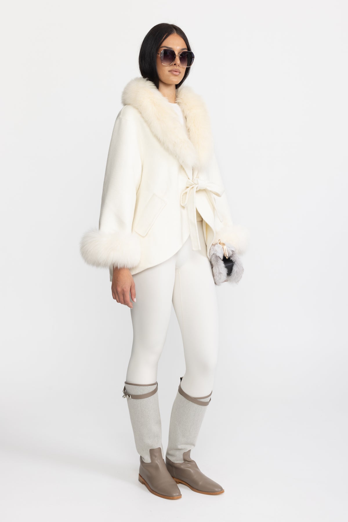 Cashmere Coat With Oversized Fox Fur Collar - Off White