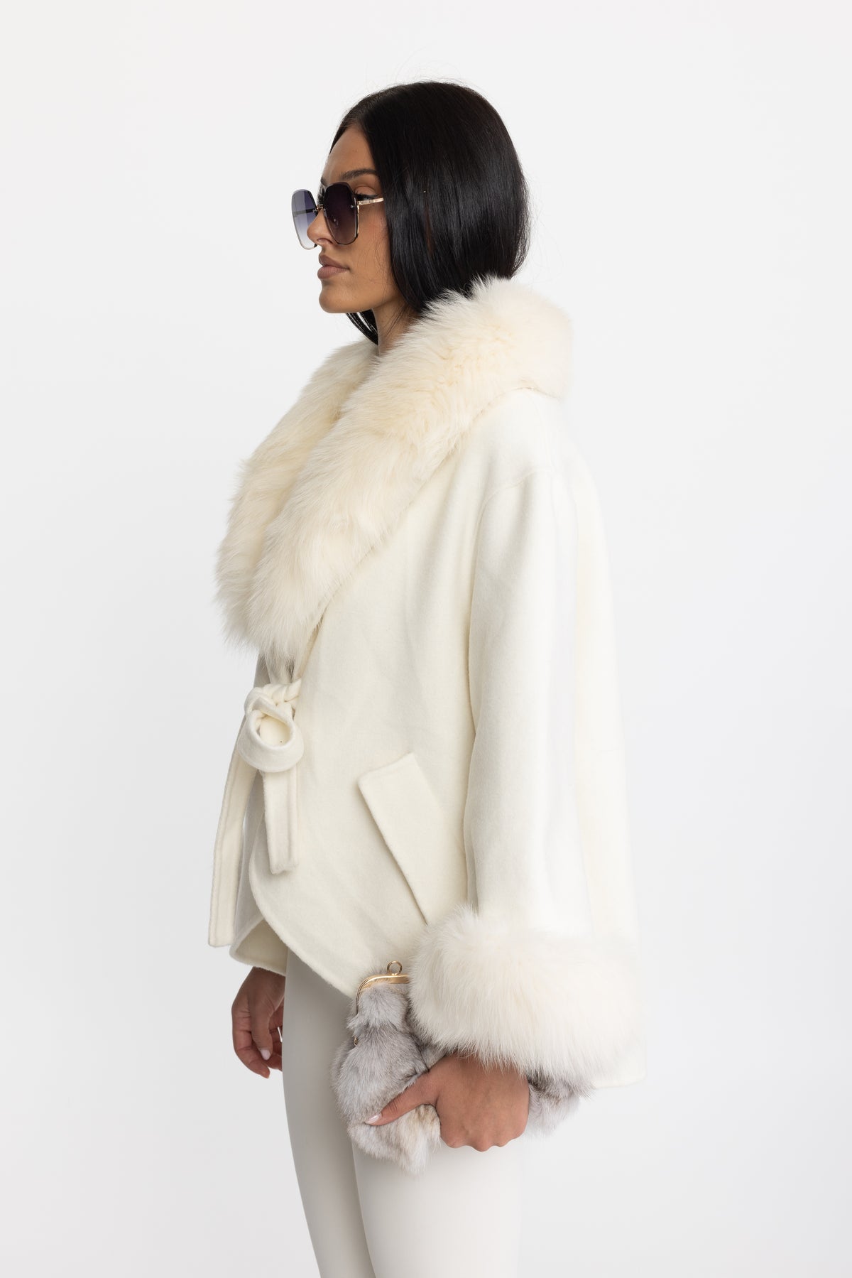 Cashmere Coat With Oversized Fox Fur Collar - Off White