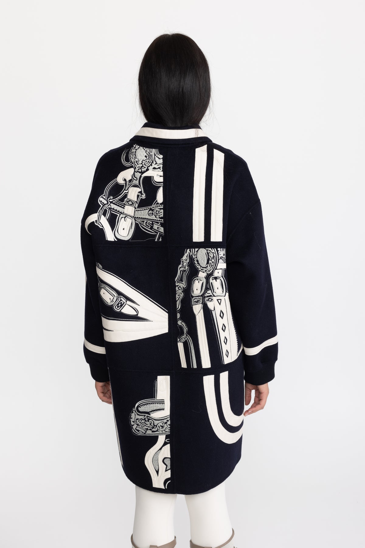 Cappotto con zip in lana ricamata con applicazione equestre - Blu navy 