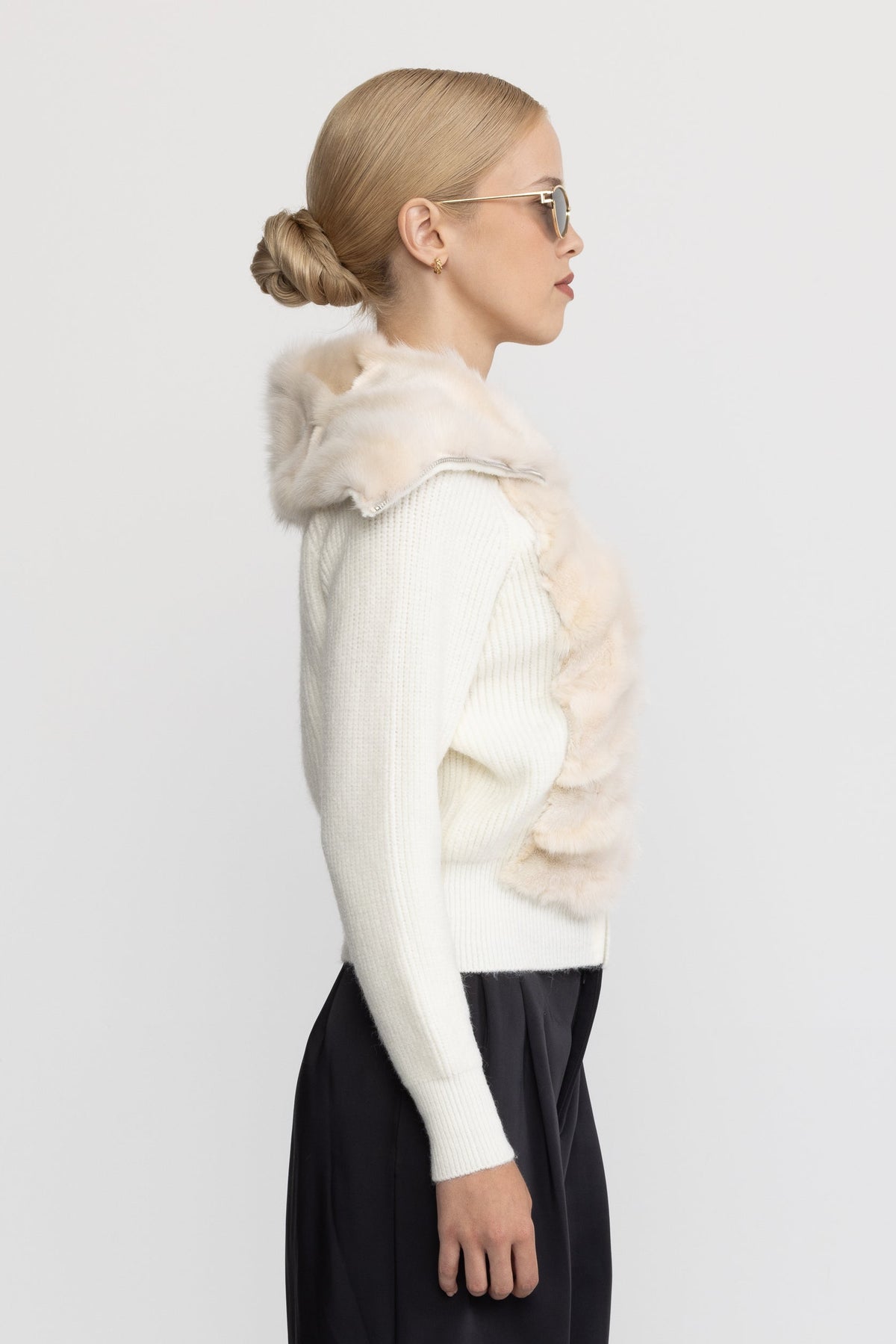 Cardigan in maglia con pannello in pelliccia di coniglio e zip - Ivoire 