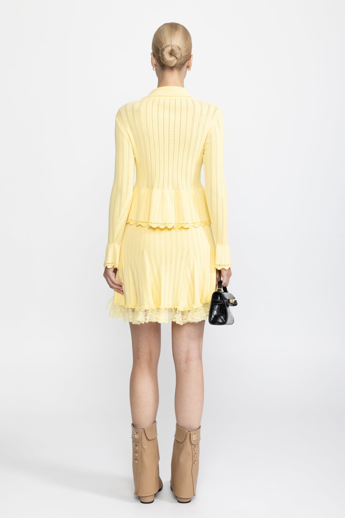 Set coordinato con cardigan peplo in maglia pointelle e gonna con orlo in pizzo - Giallo 