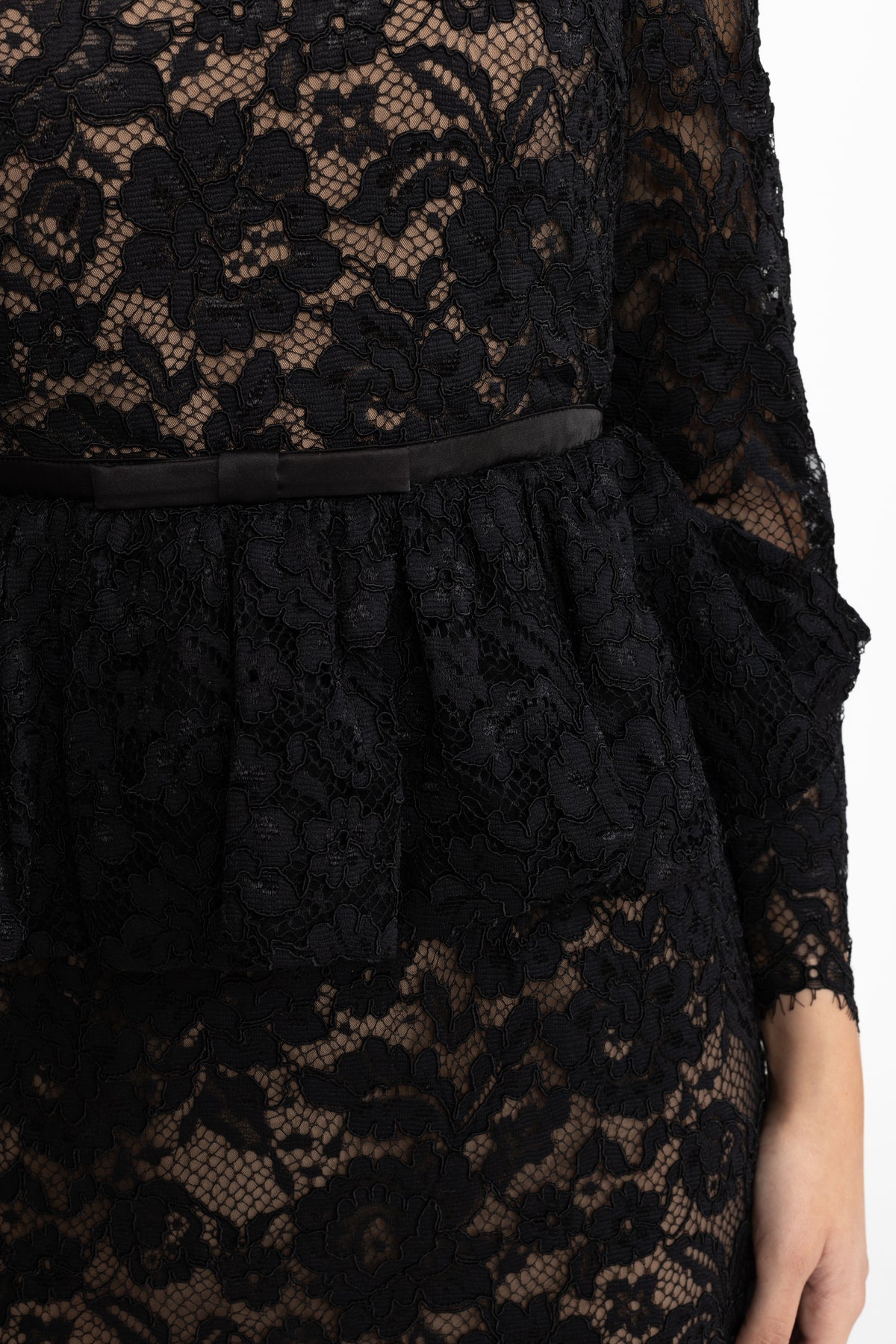 Abito midi peplum con scollo a cuore in pizzo e maniche a sbuffo - Nero 