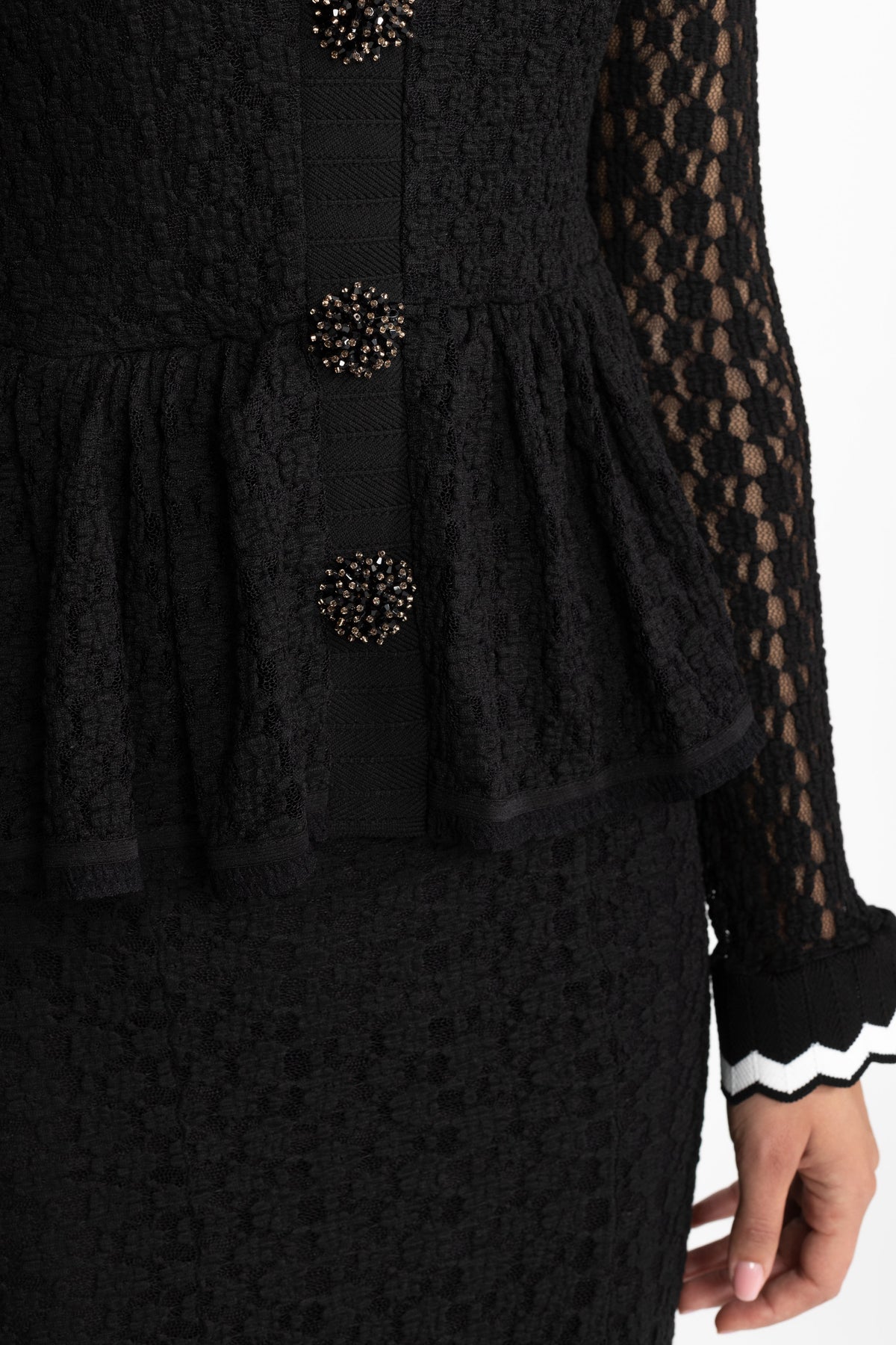 Abito midi in maglia crochet con peplo e finiture ric-rac - Nero 
