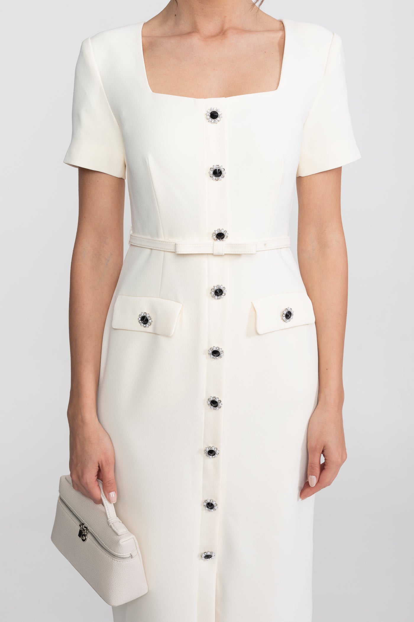 Abito Midi Con Scollo Quadrato E Chiusura Frontale Con Bottoni Gioiello - Bianco 
