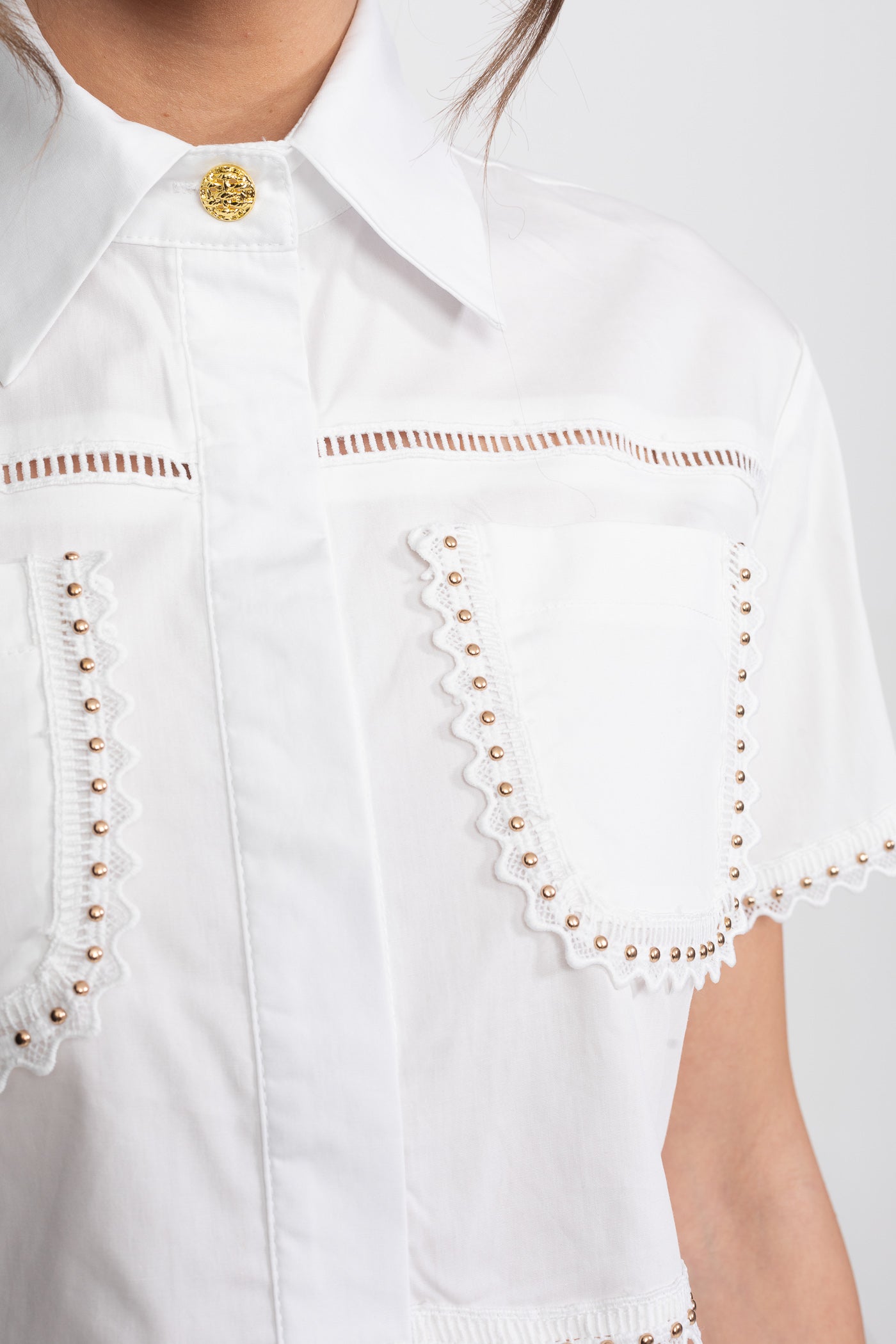 Coordinato con camicia cropped e gonna midi con bordo in broderie - Bianco 