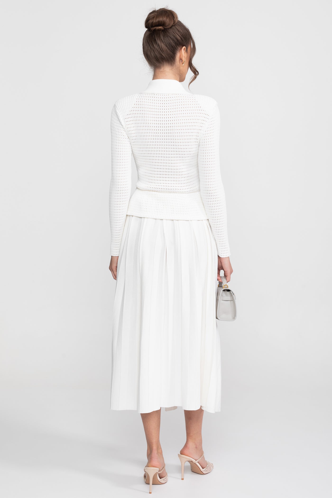 Completo coordinato con cardigan a maglia traforata e gonna midi plissettata - Bianco 