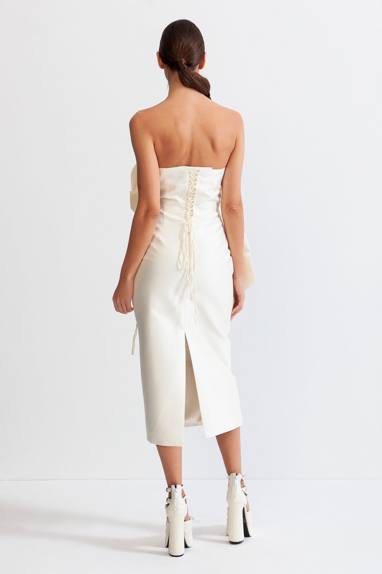 Abito midi con design floreale 3D voluminoso - Avorio 