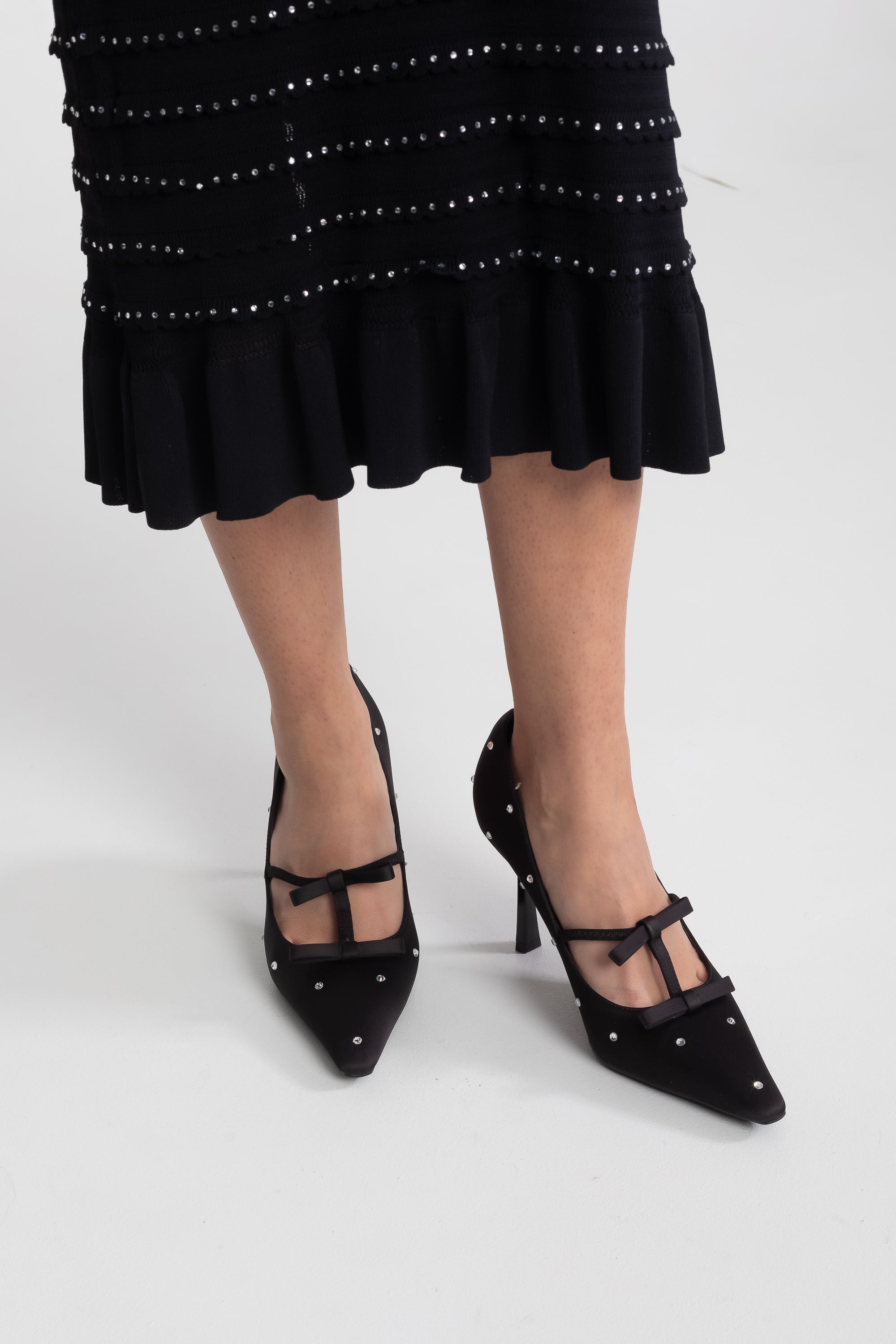 Bow-Detail Pointed-Toe Pumps With Crystal Studs - Black