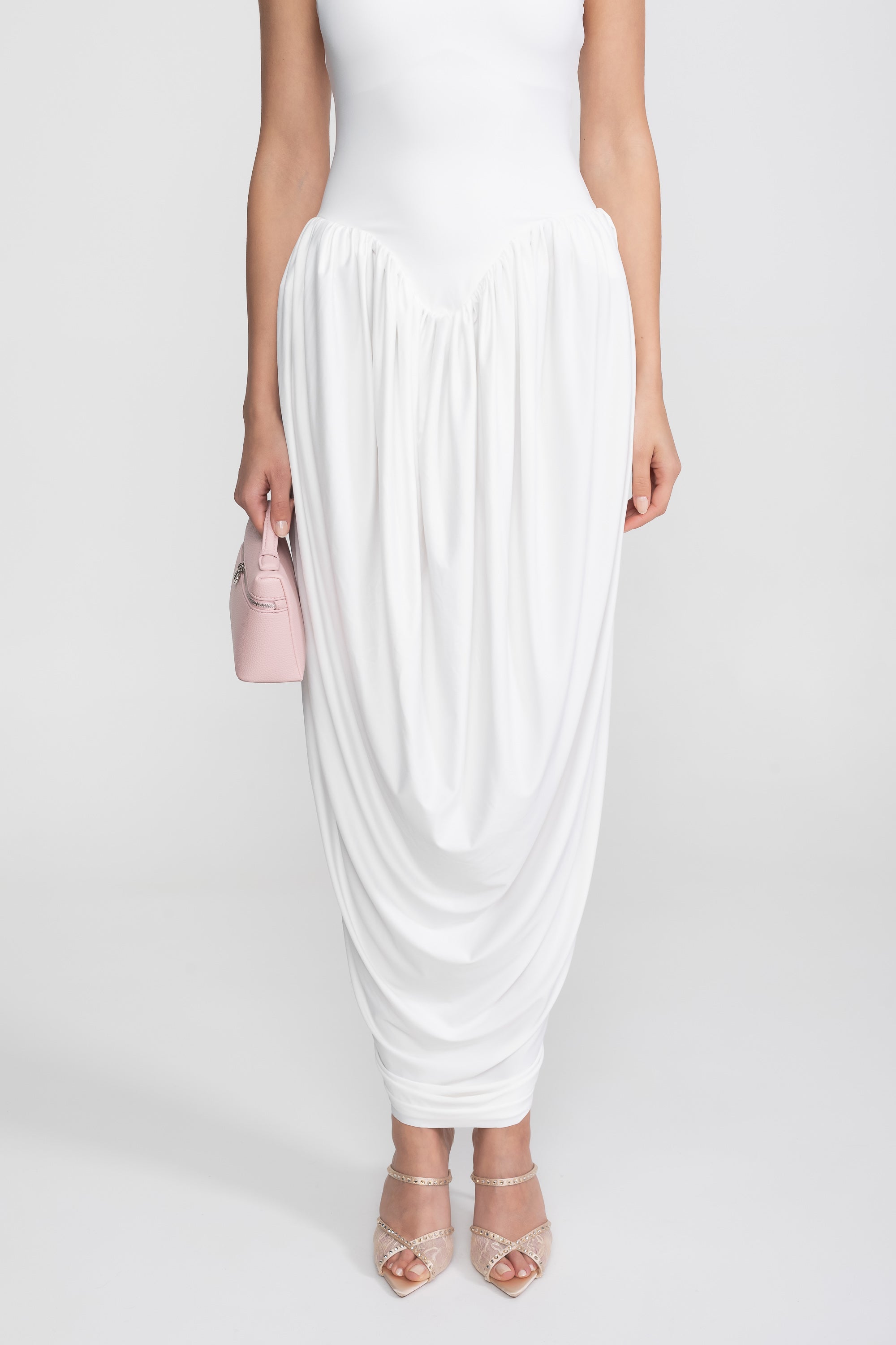 Abito Maxi con Halter-Neck e Gonna a Palloncino Drappeggiata - Bianco 