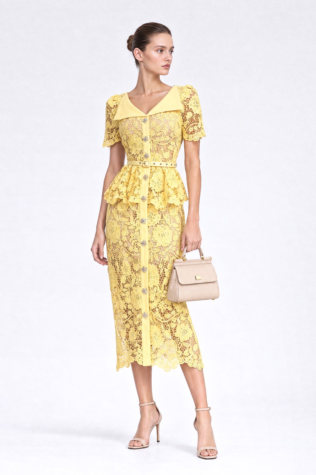 Abito midi peplum in pizzo con bottoni in cristallo - Giallo 