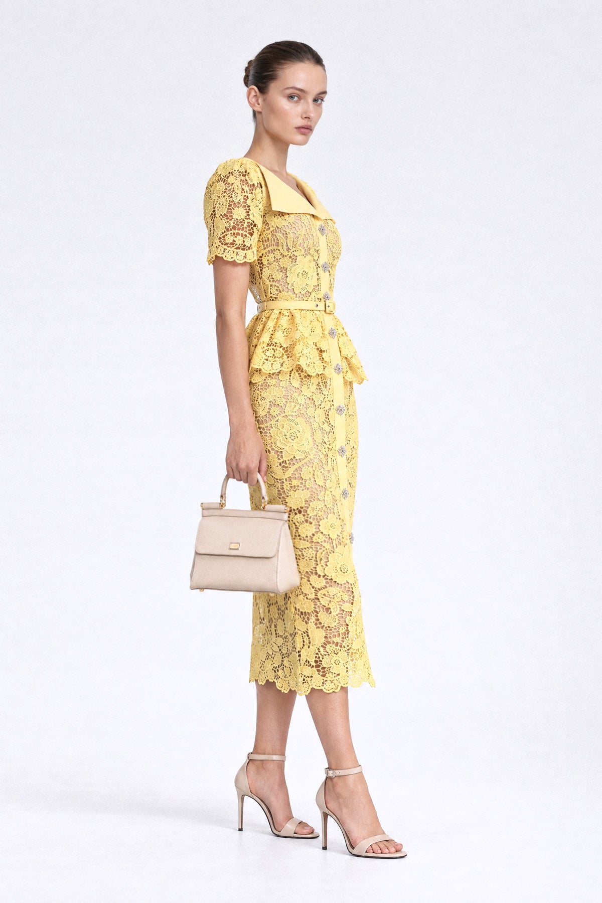 Abito midi peplum in pizzo con bottoni in cristallo - Giallo 
