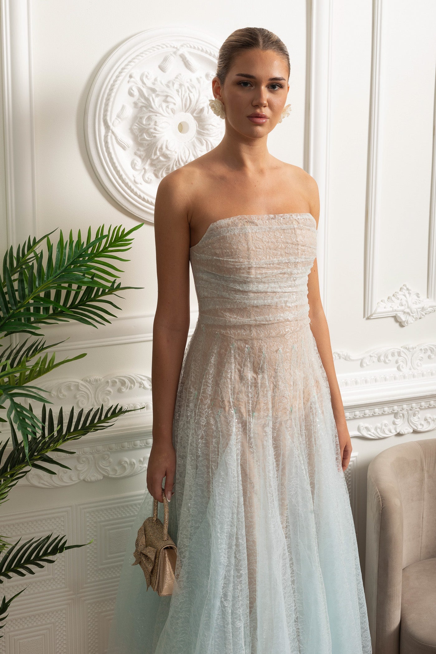 Abito midi a trapezio senza spalline con sovrapposizione testurizzata scintillante - Gradiente turchese 