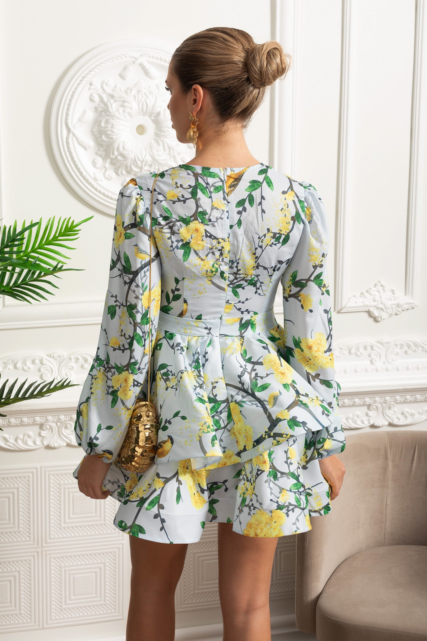 Abito Mini Romantico a Fiori con Maniche Voluminose e Dettaglio Peplum - Azzurro Cielo 