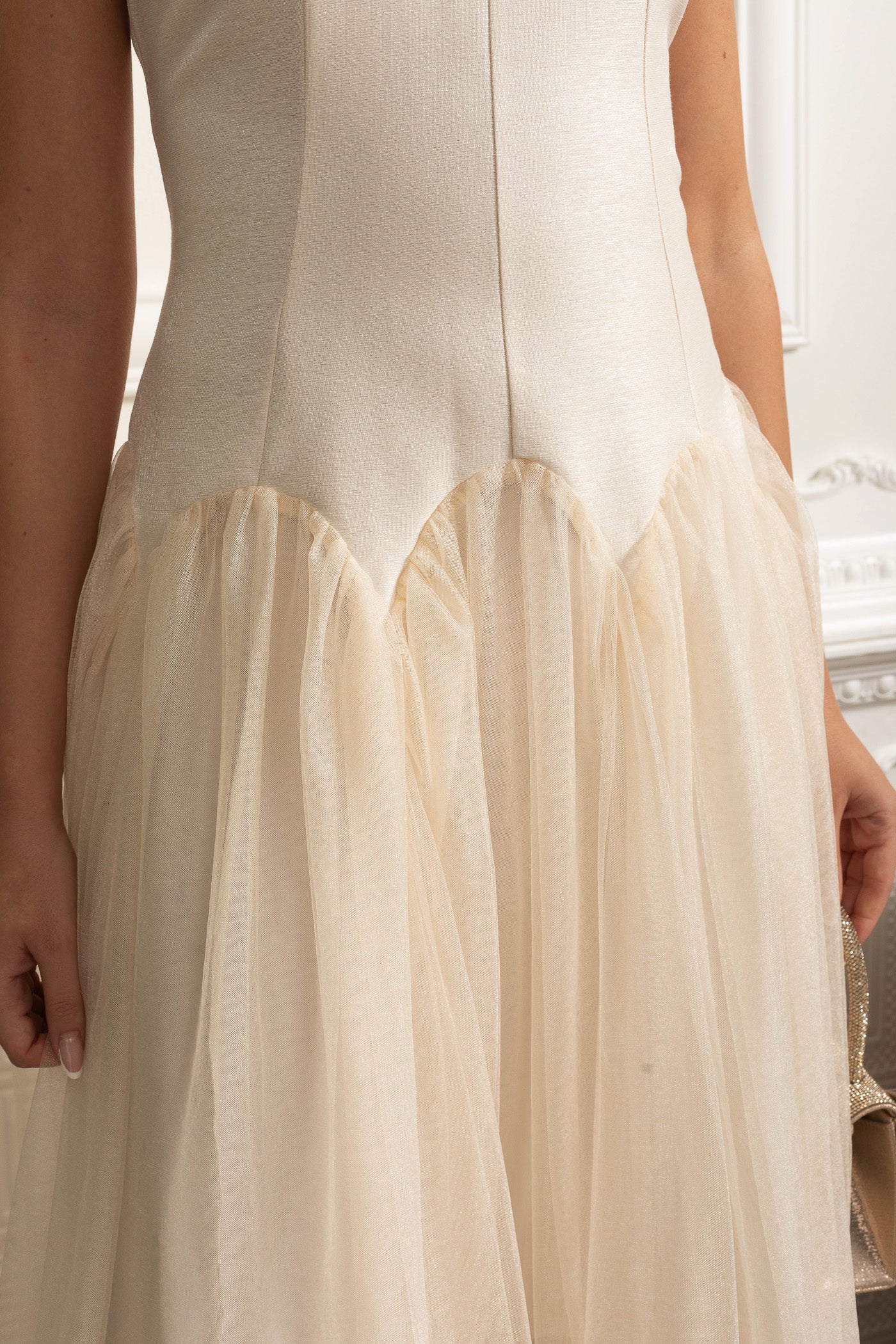 Abito Midi senza Maniche con Gonna in Tulle e Colletto Decorato con Perle - Ivoire 