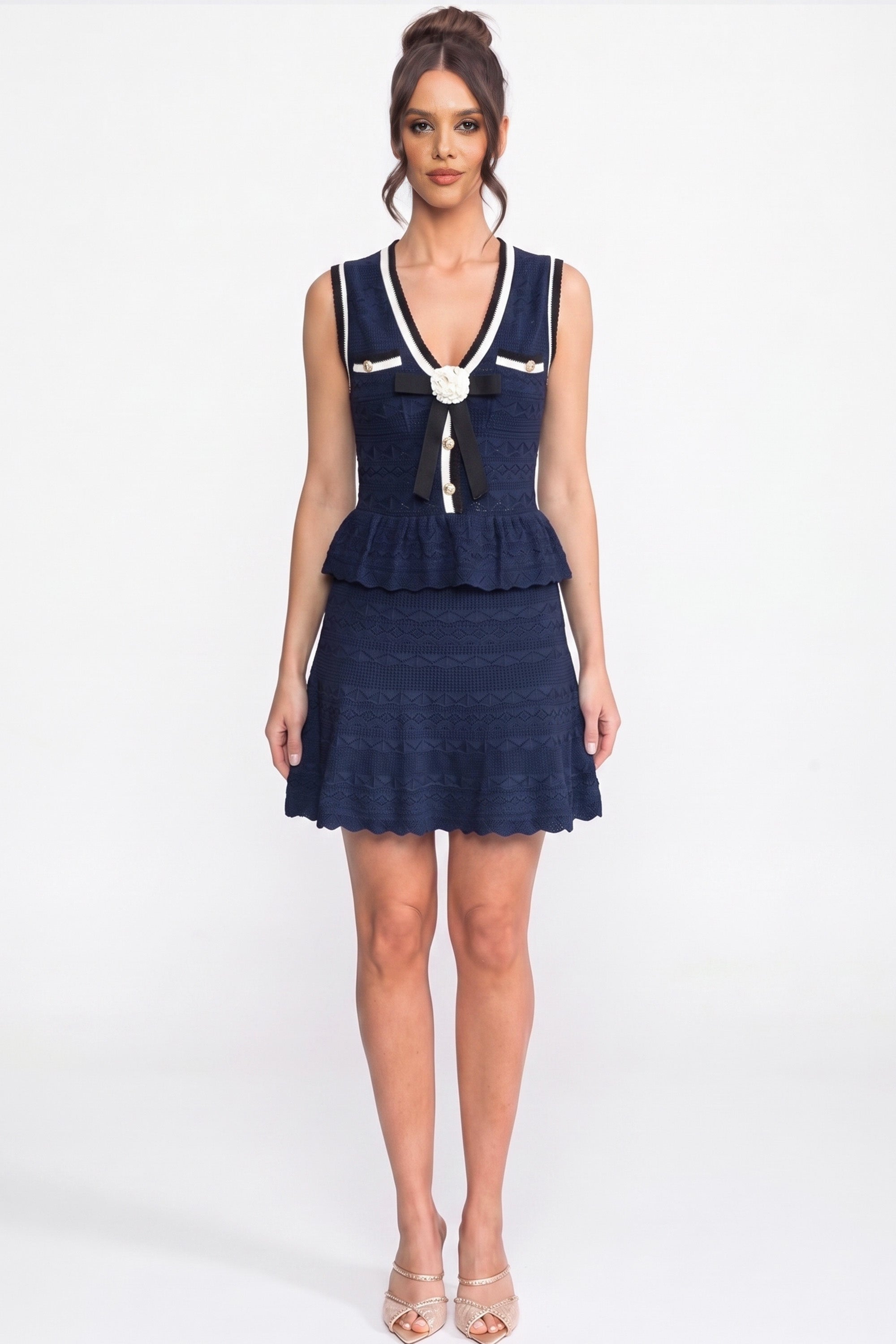 Mini abito in maglia peplum con profili a contrasto e fiocco - Navy 