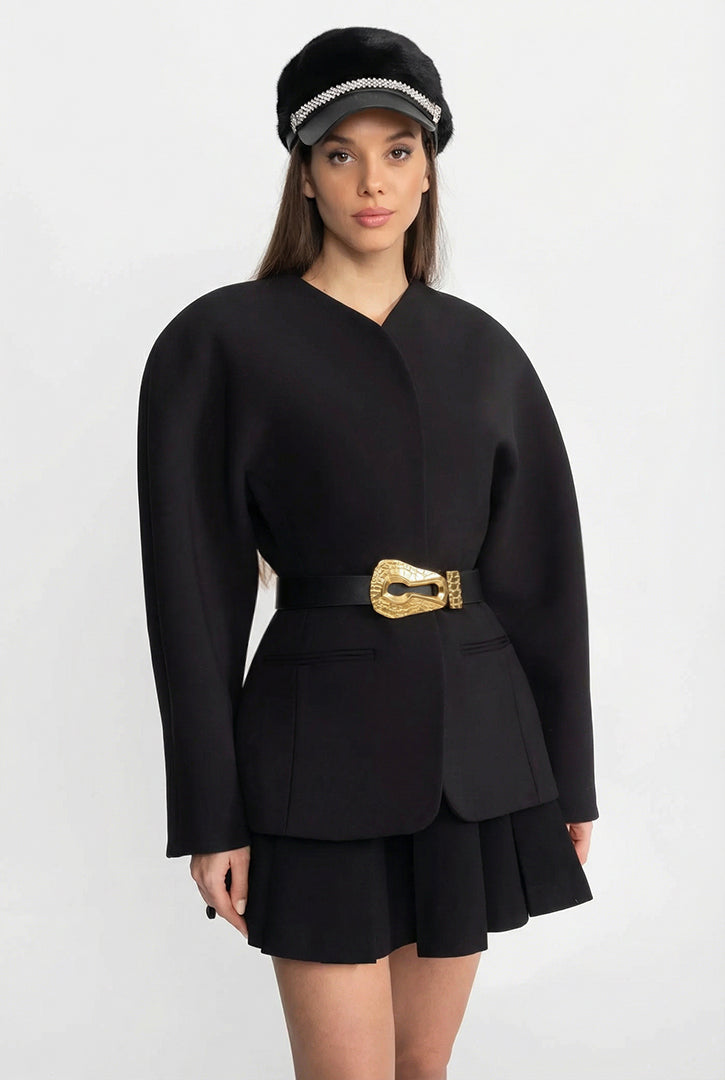 Cintura con fibbia scultorea martellata a buco di serratura – Nero 