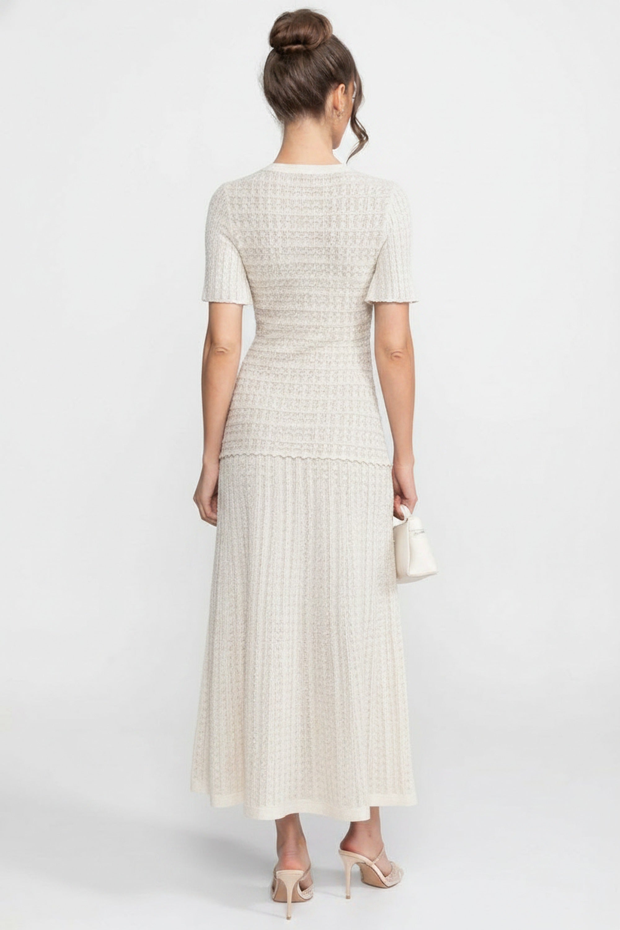 Abito midi a maniche corte con texture in maglia shimmer - bianco 