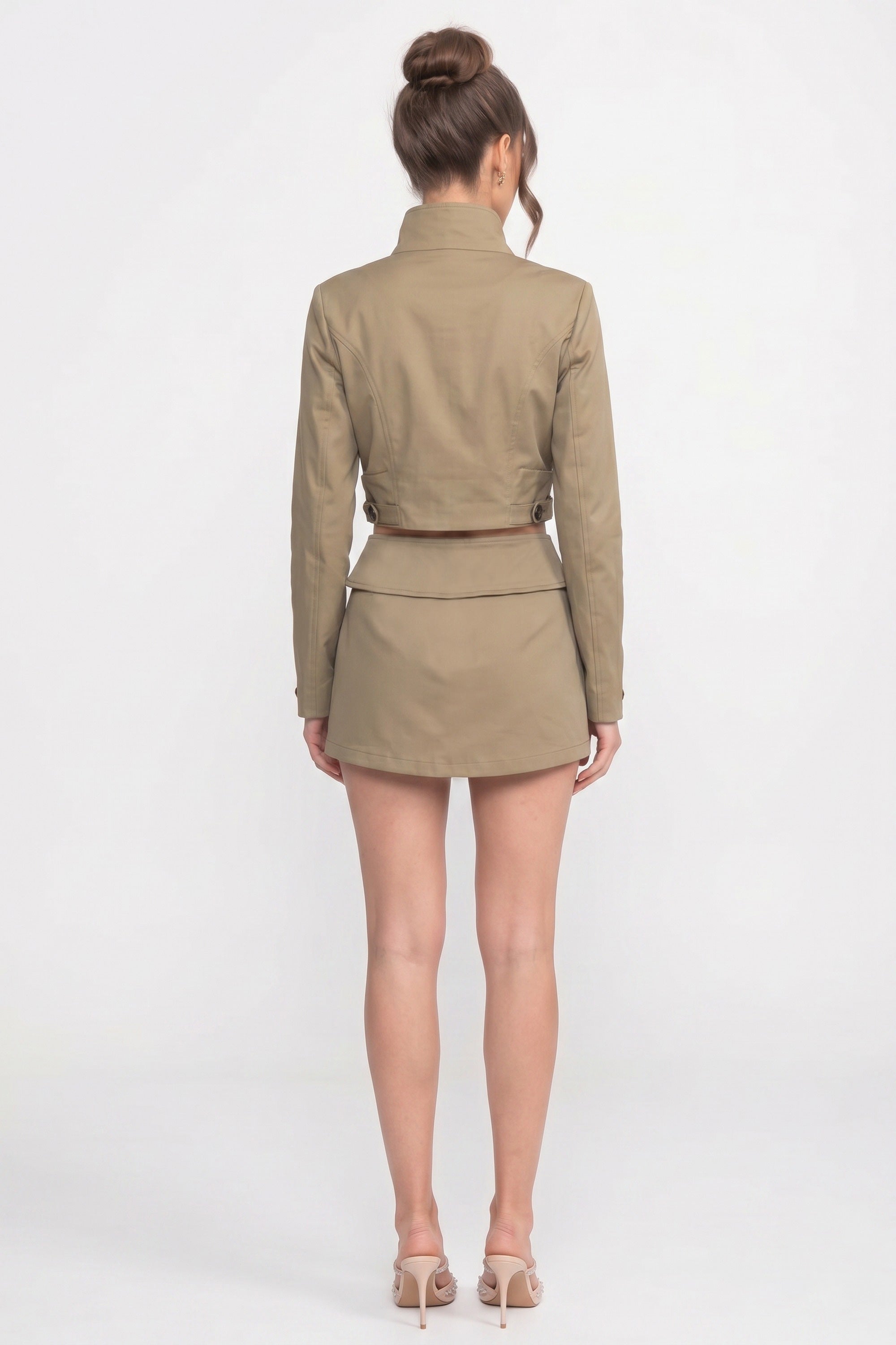 Completo coordinato con giacca cropped doppiopetto e minigonna - Khaki 