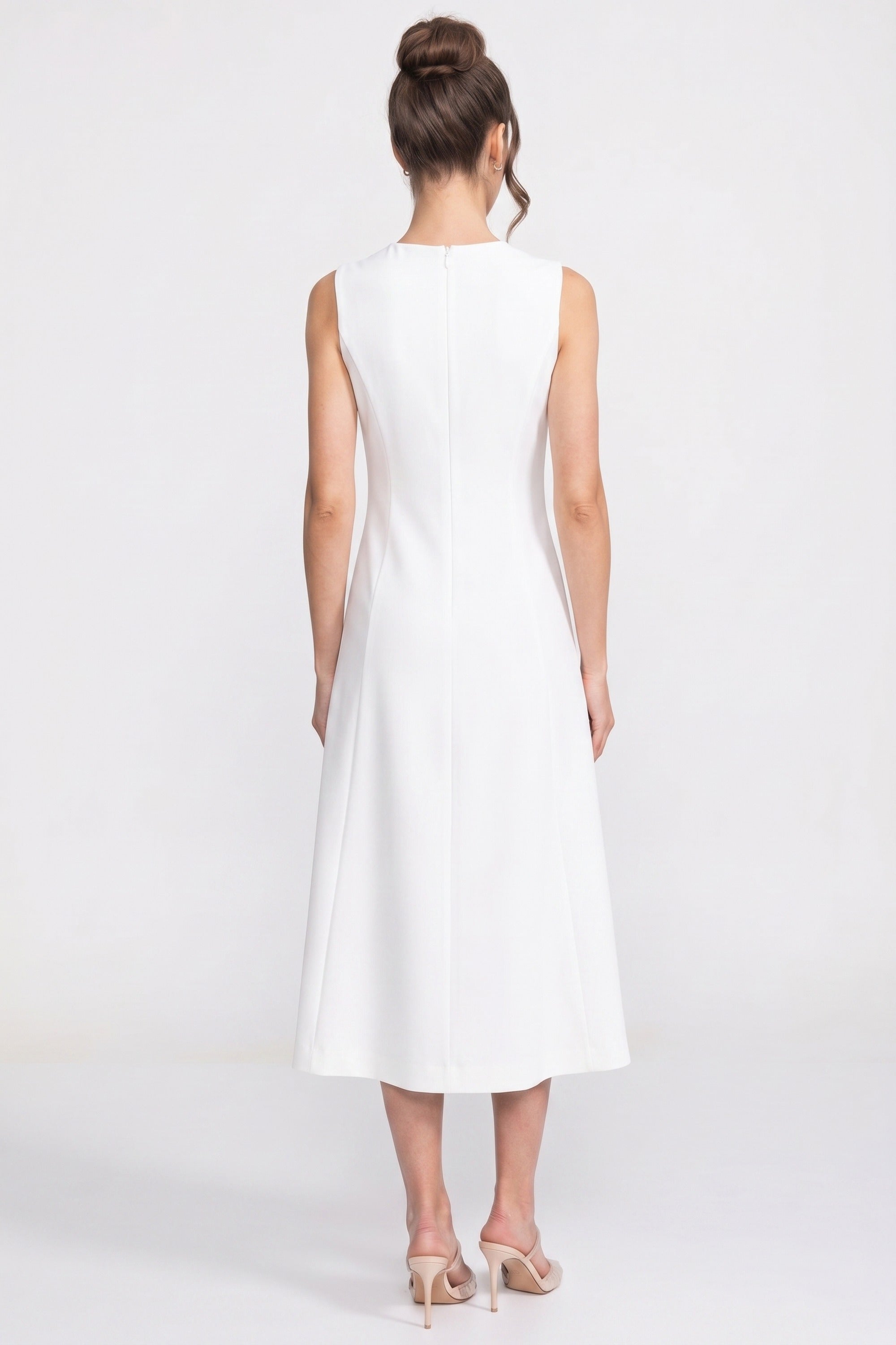 Abito midi senza maniche con applicazione floreale 3D e gonna ampia - White 