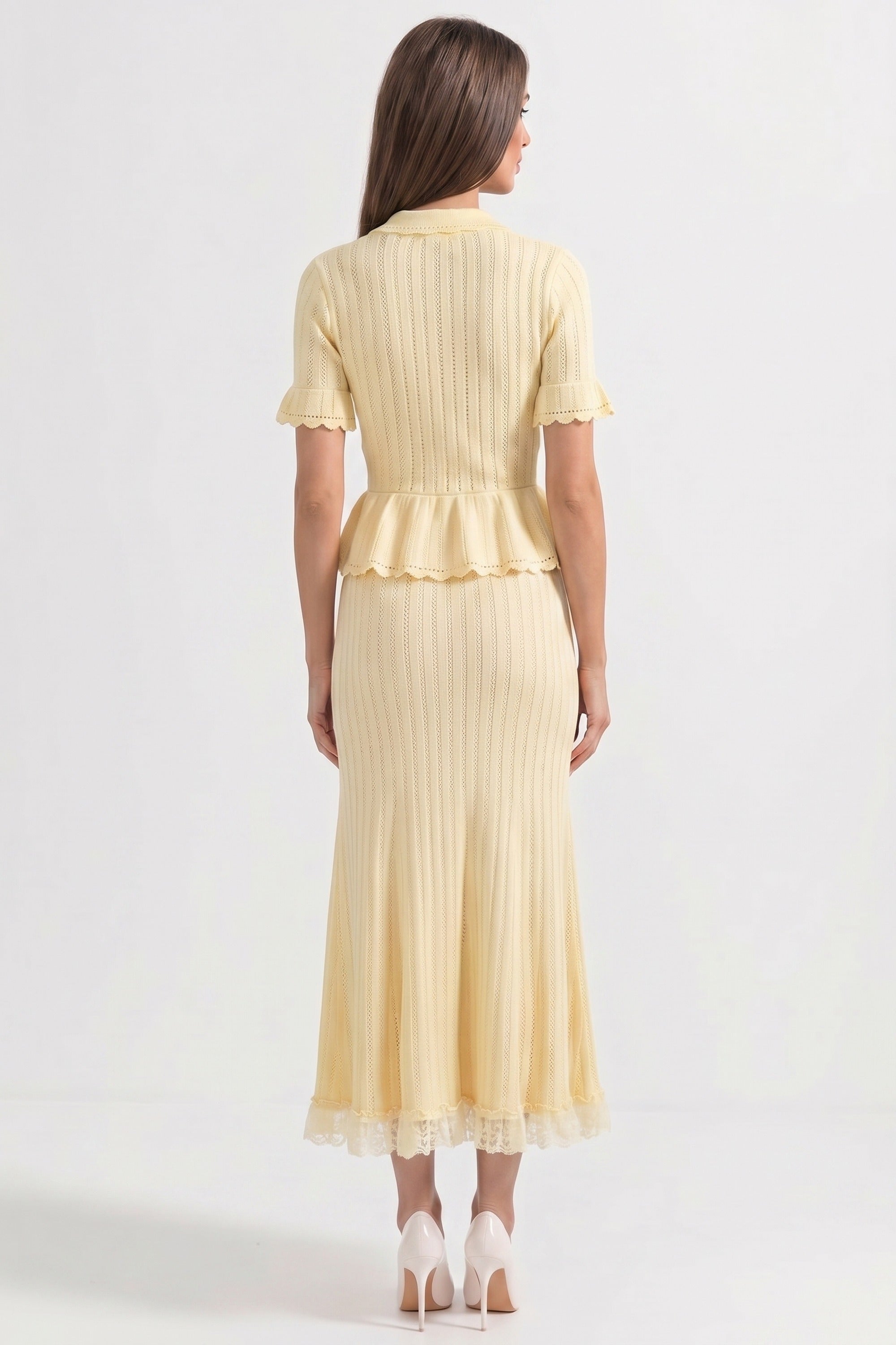 Abito Maxi in Maglia con Colletto Peter Pan e Peplum con Orlo in Pizzo - Giallo 