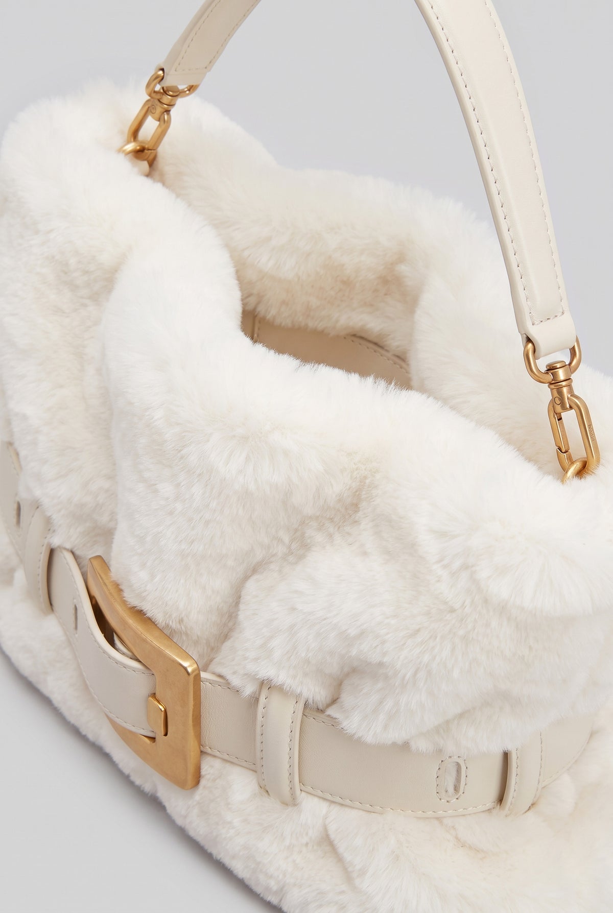 Borsa in ecopelliccia con dettaglio fibbia da cintura – Bianco 